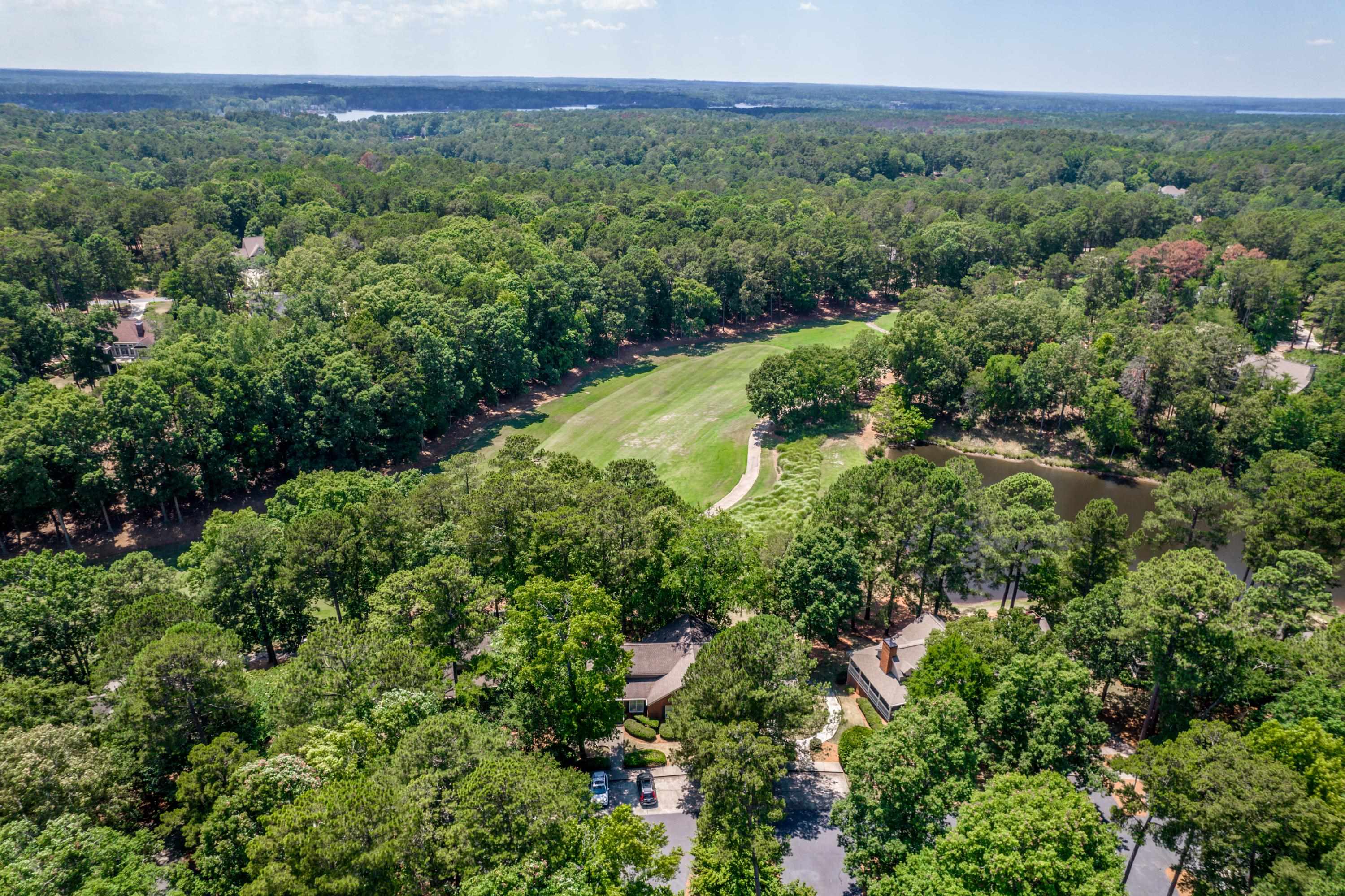 1043 B CLUB HOUSE LANE