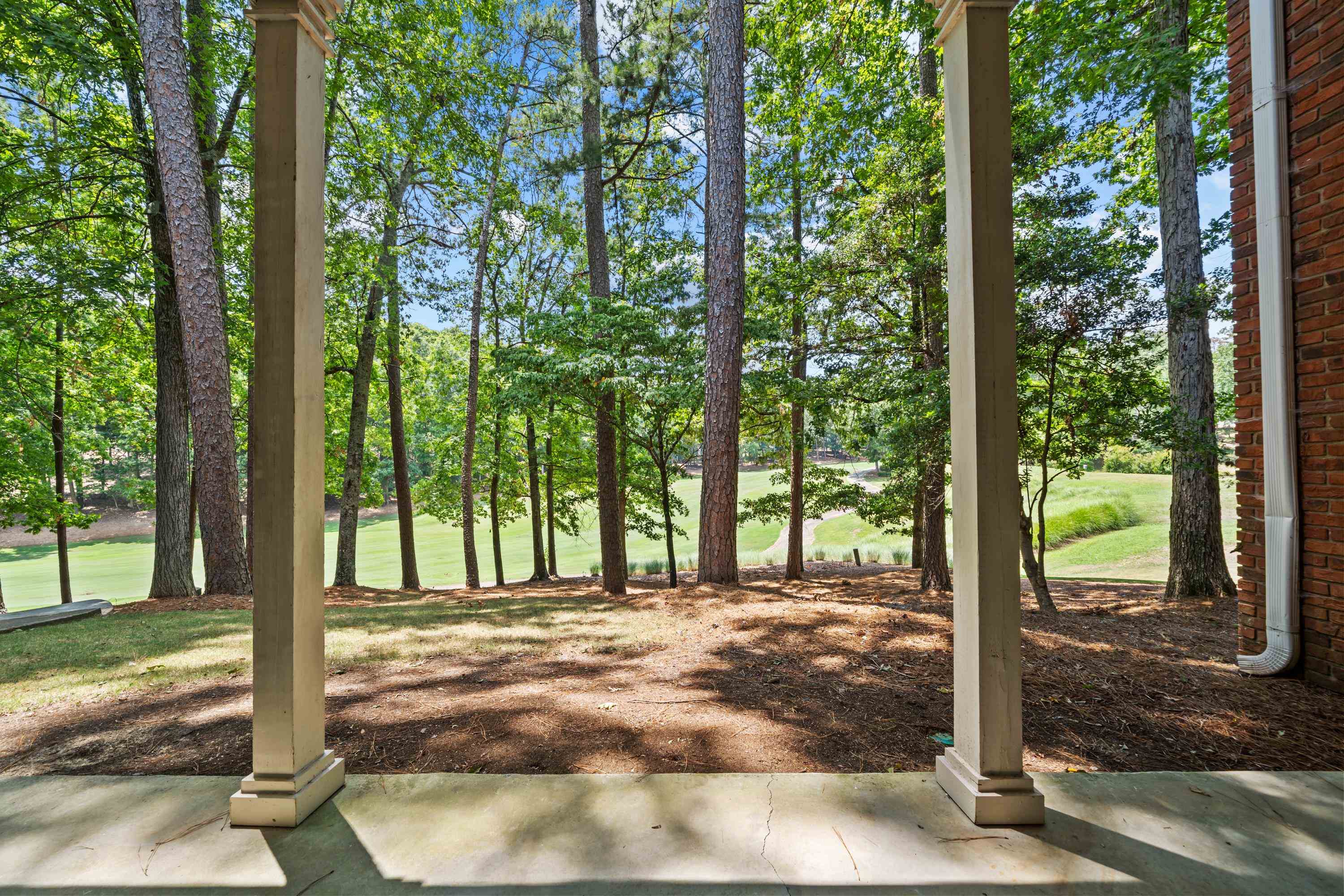 1043 B CLUB HOUSE LANE