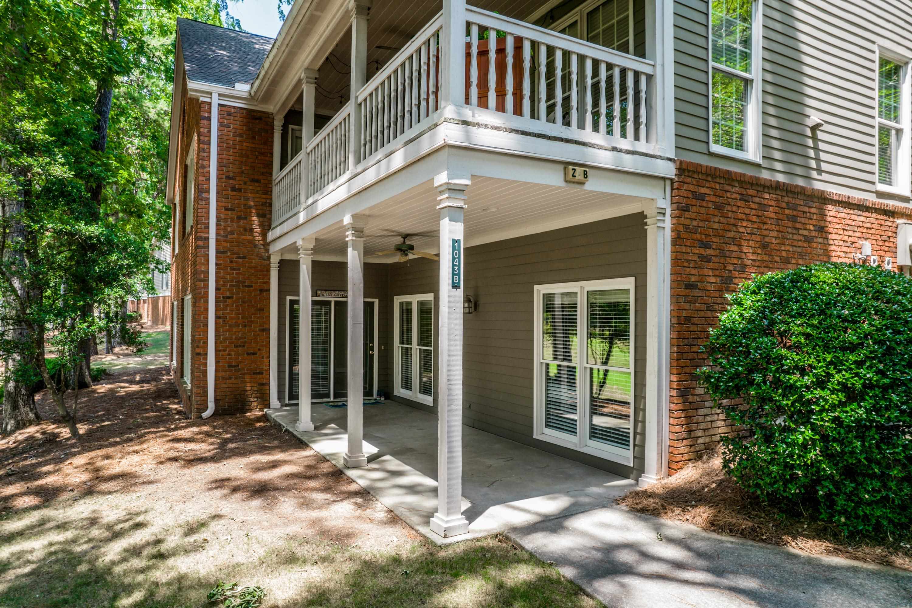 1043 B CLUB HOUSE LANE
