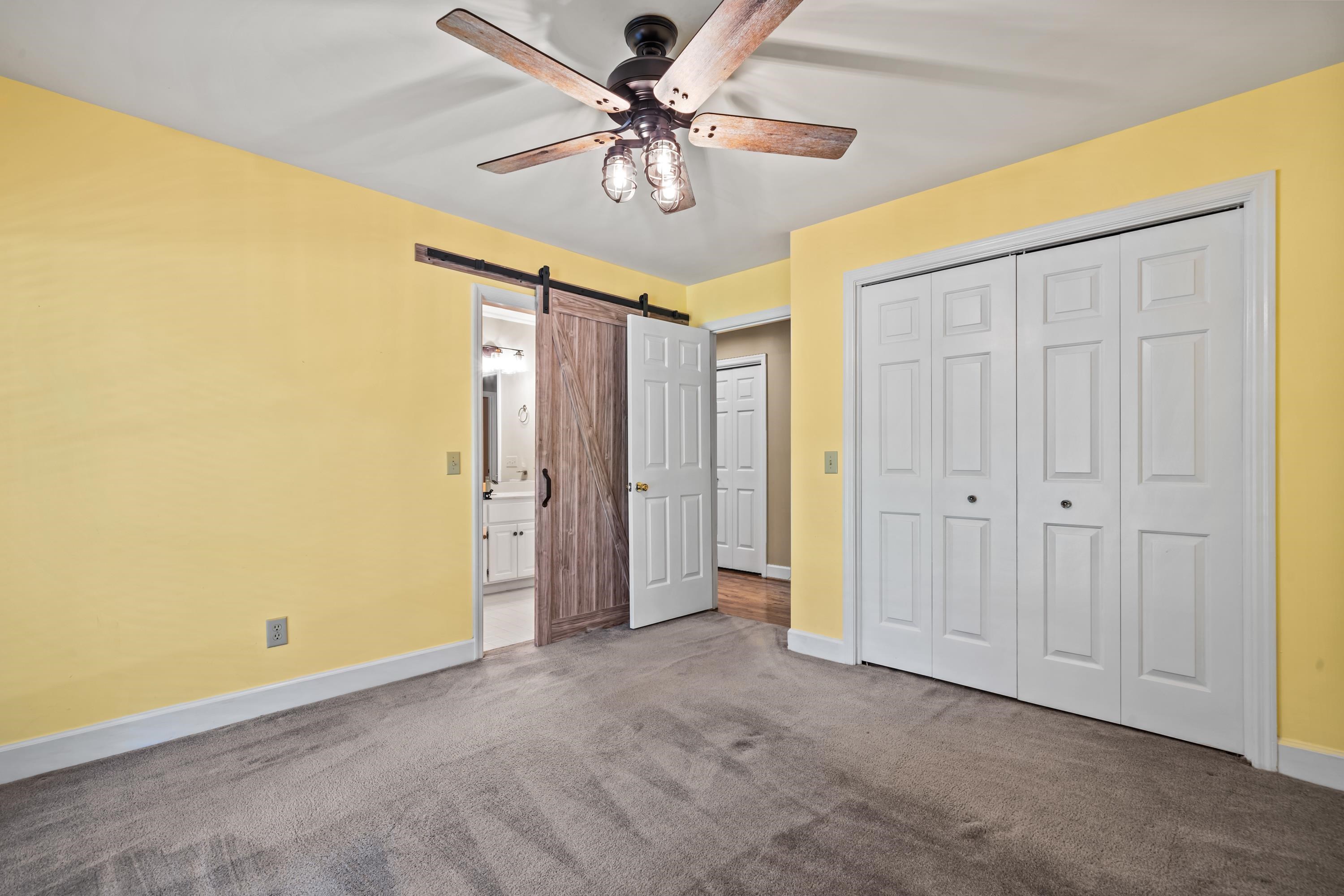 1043 B CLUB HOUSE LANE