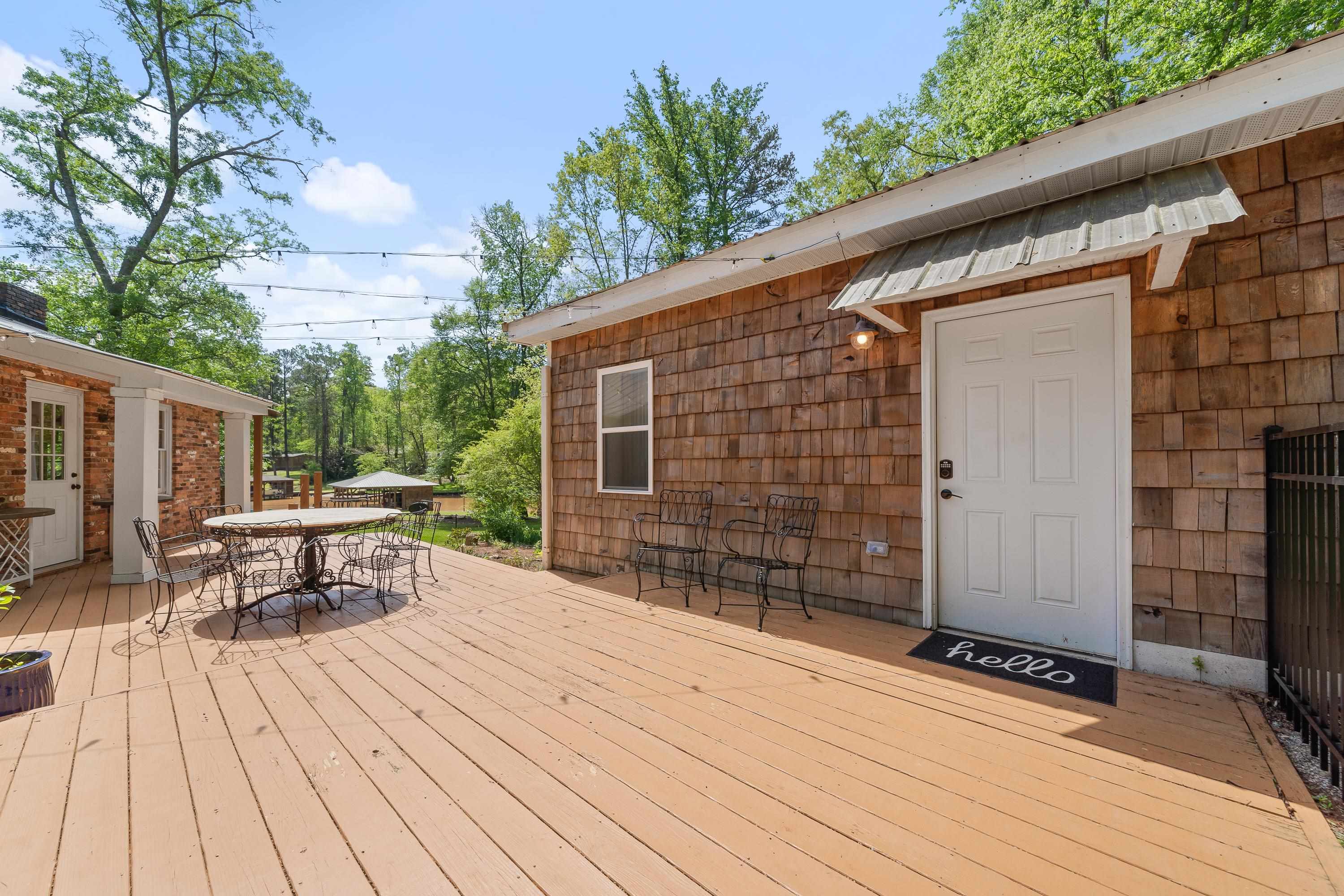 194 BENTLEY CIRCLE
