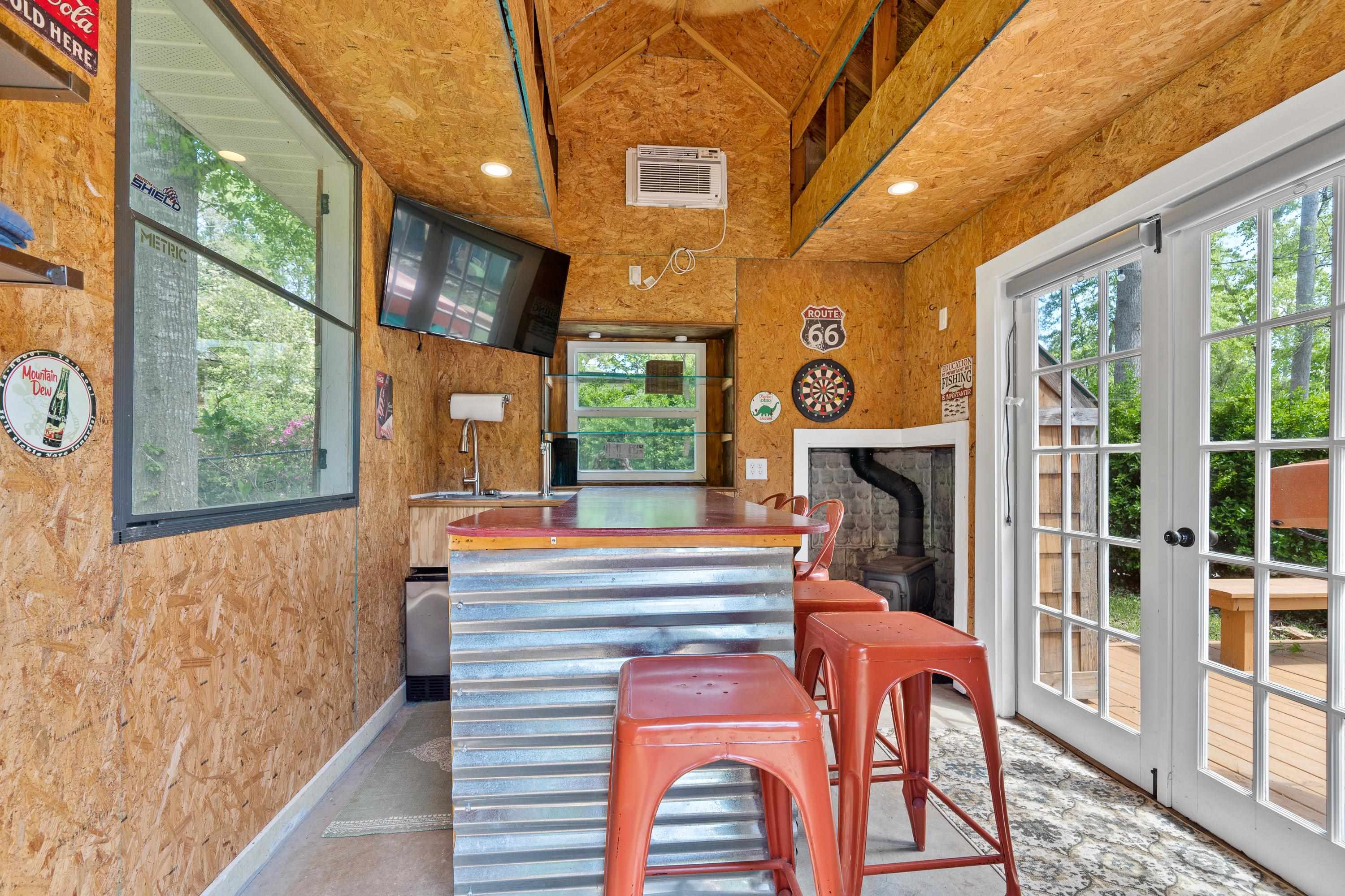 194 BENTLEY CIRCLE