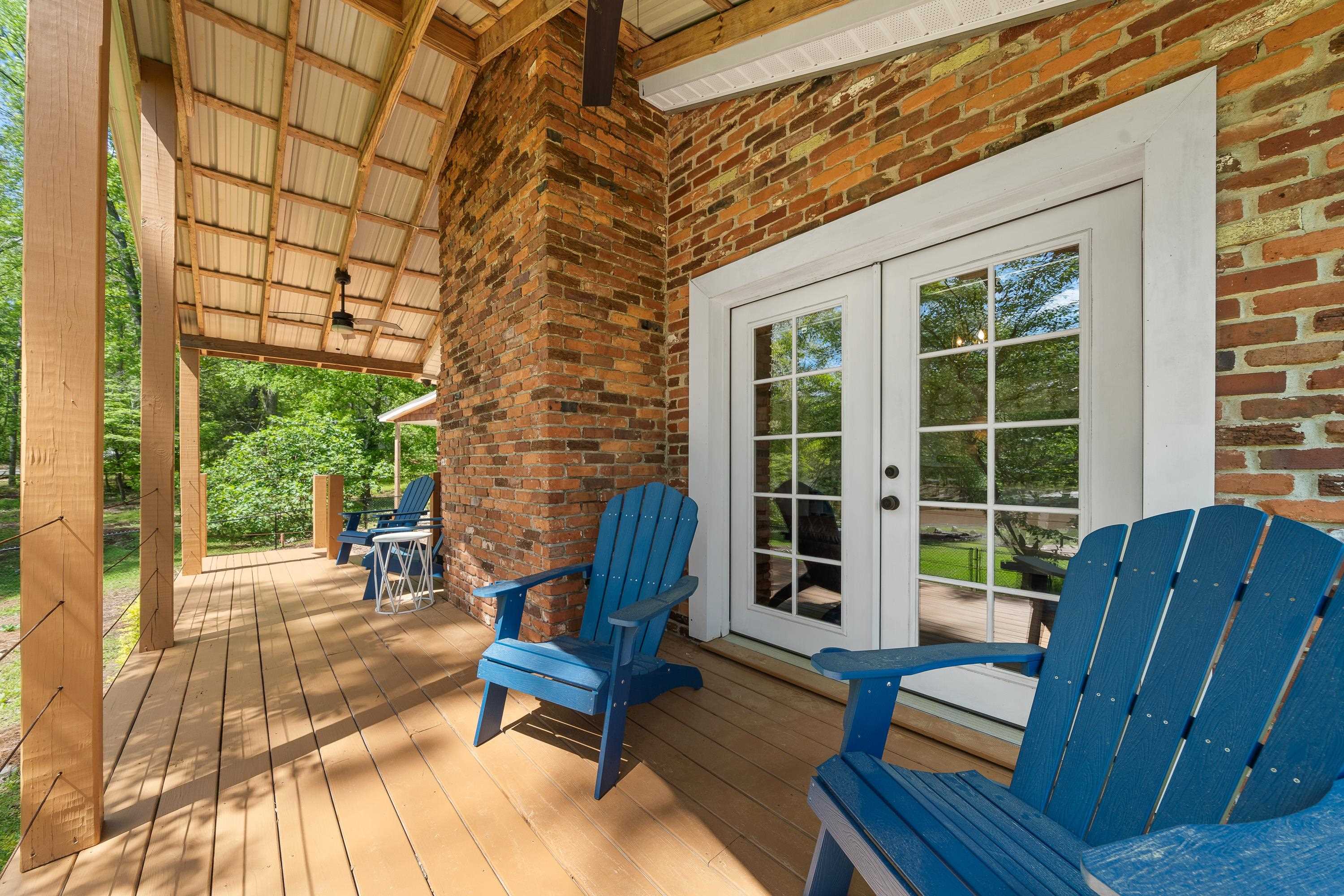 194 BENTLEY CIRCLE