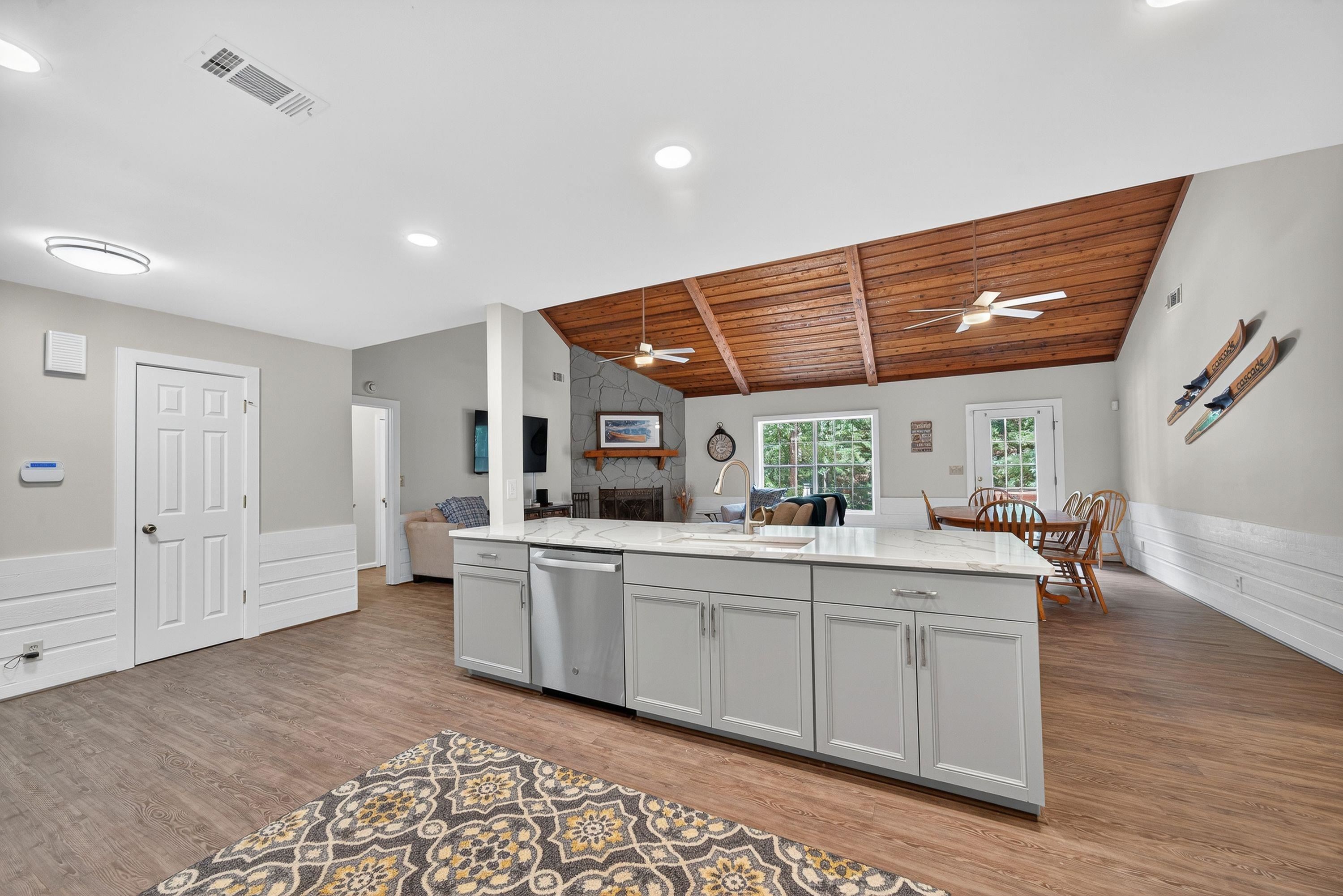 403 LONG SHOALS DRIVE, GA 31024