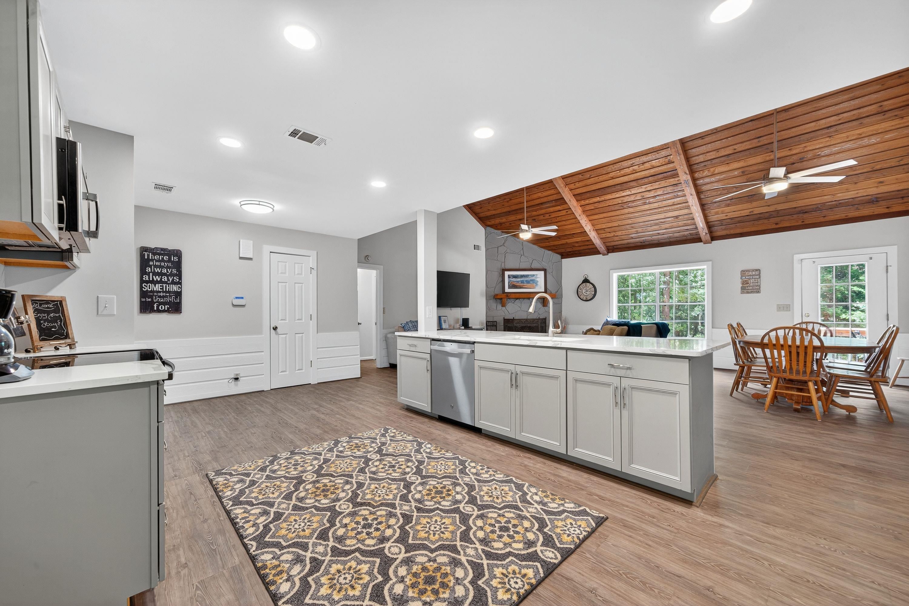 403 LONG SHOALS DRIVE, GA 31024