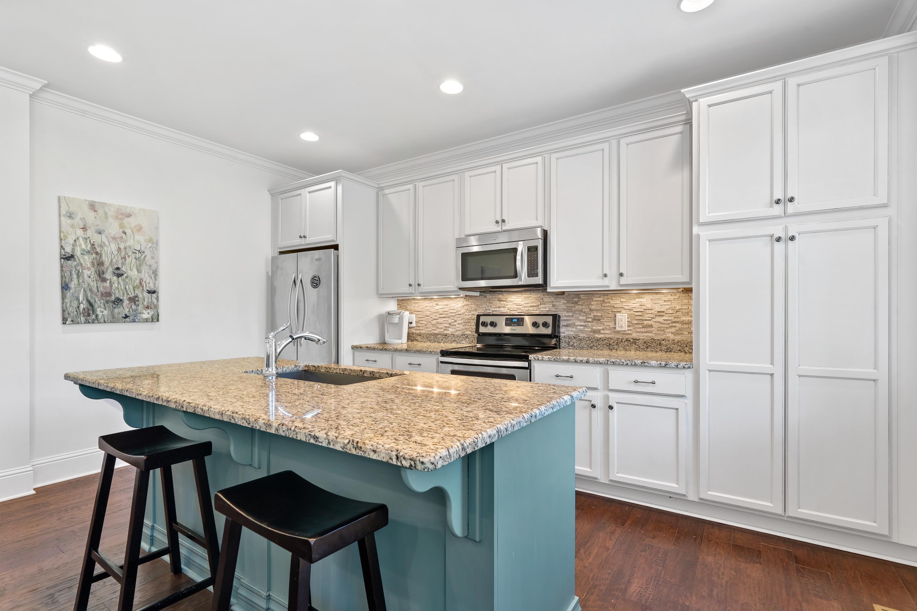 1181 LANDING DRIVE