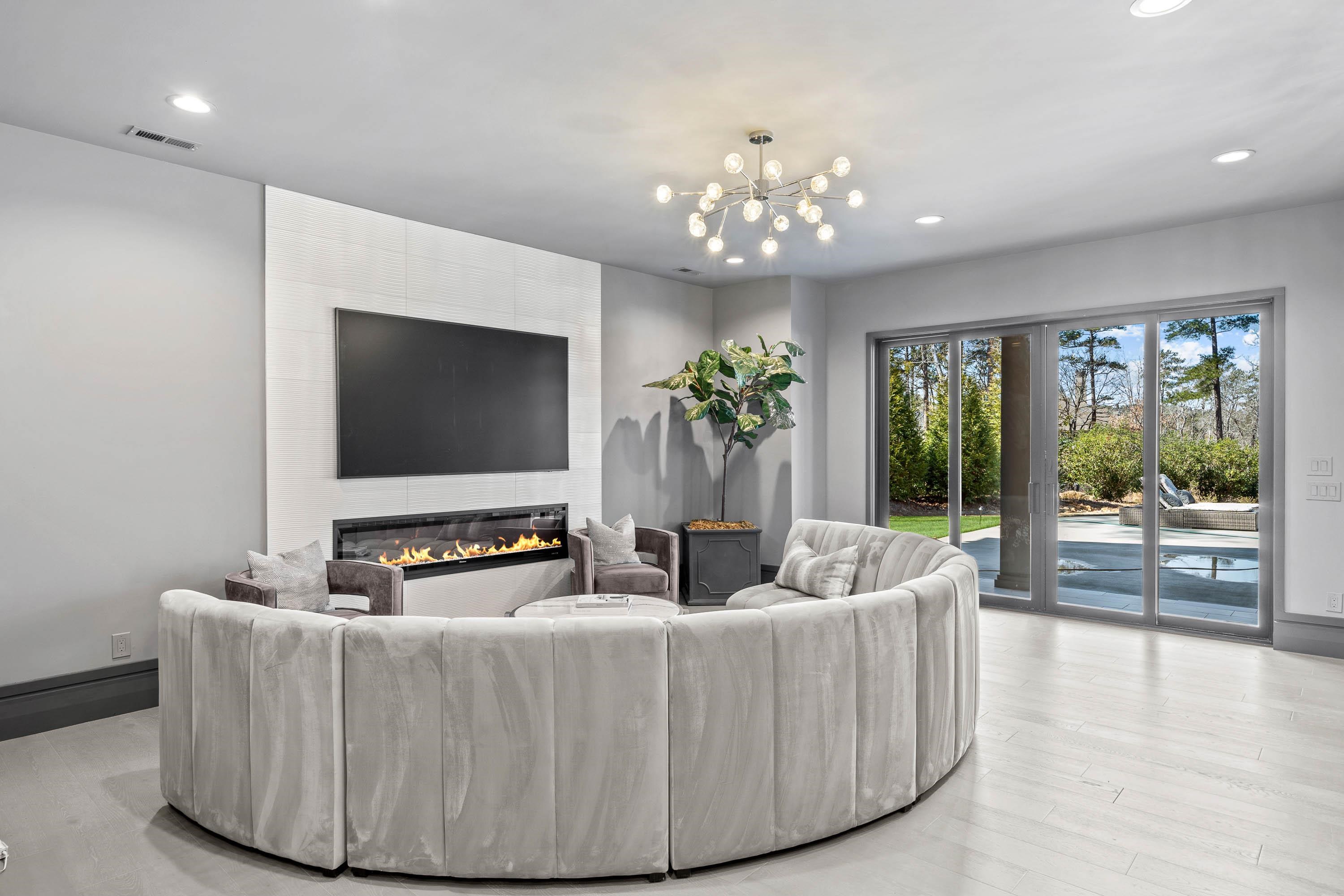 1011 TUGGLE CREEK