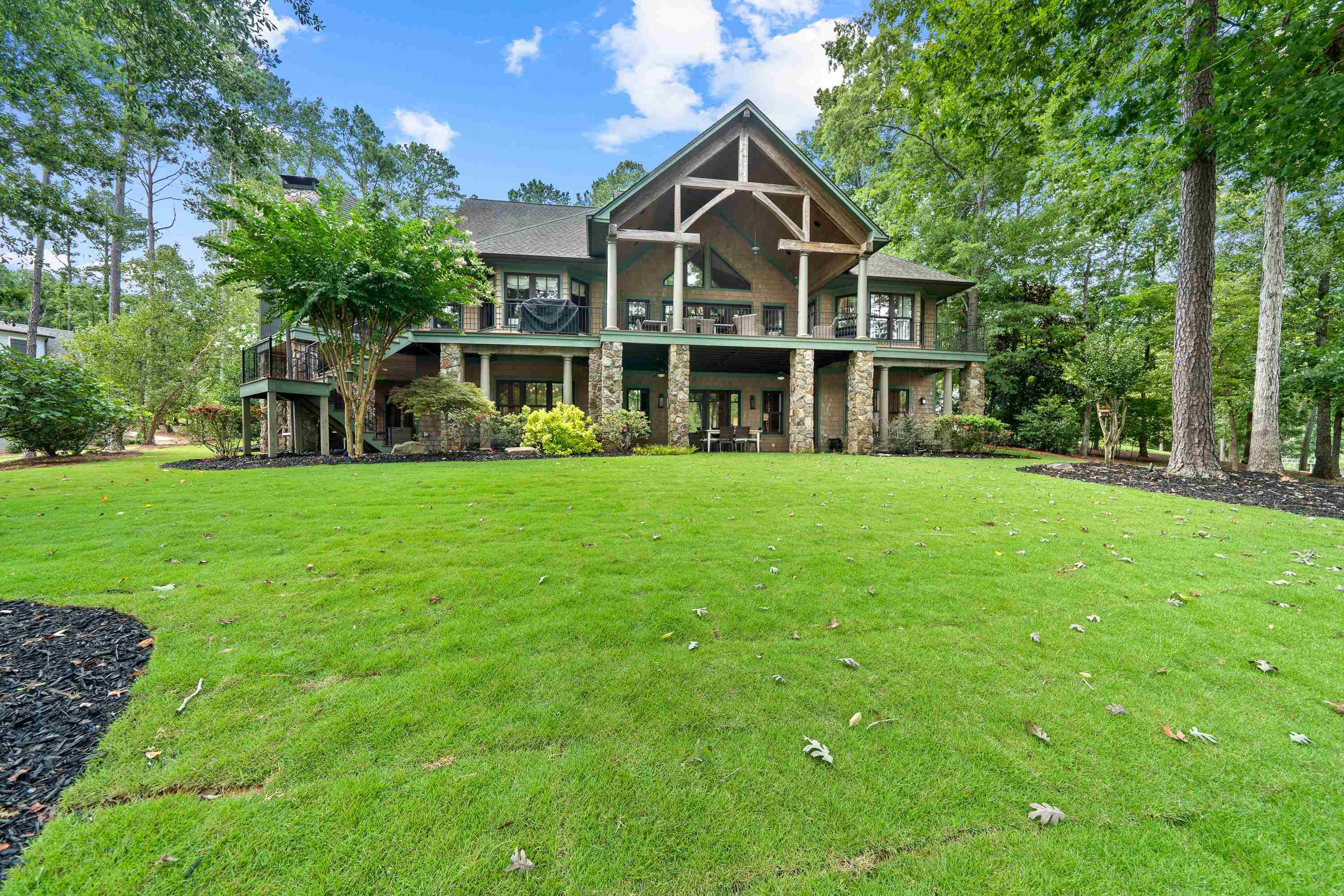 189 REYNOLDS DRIVE