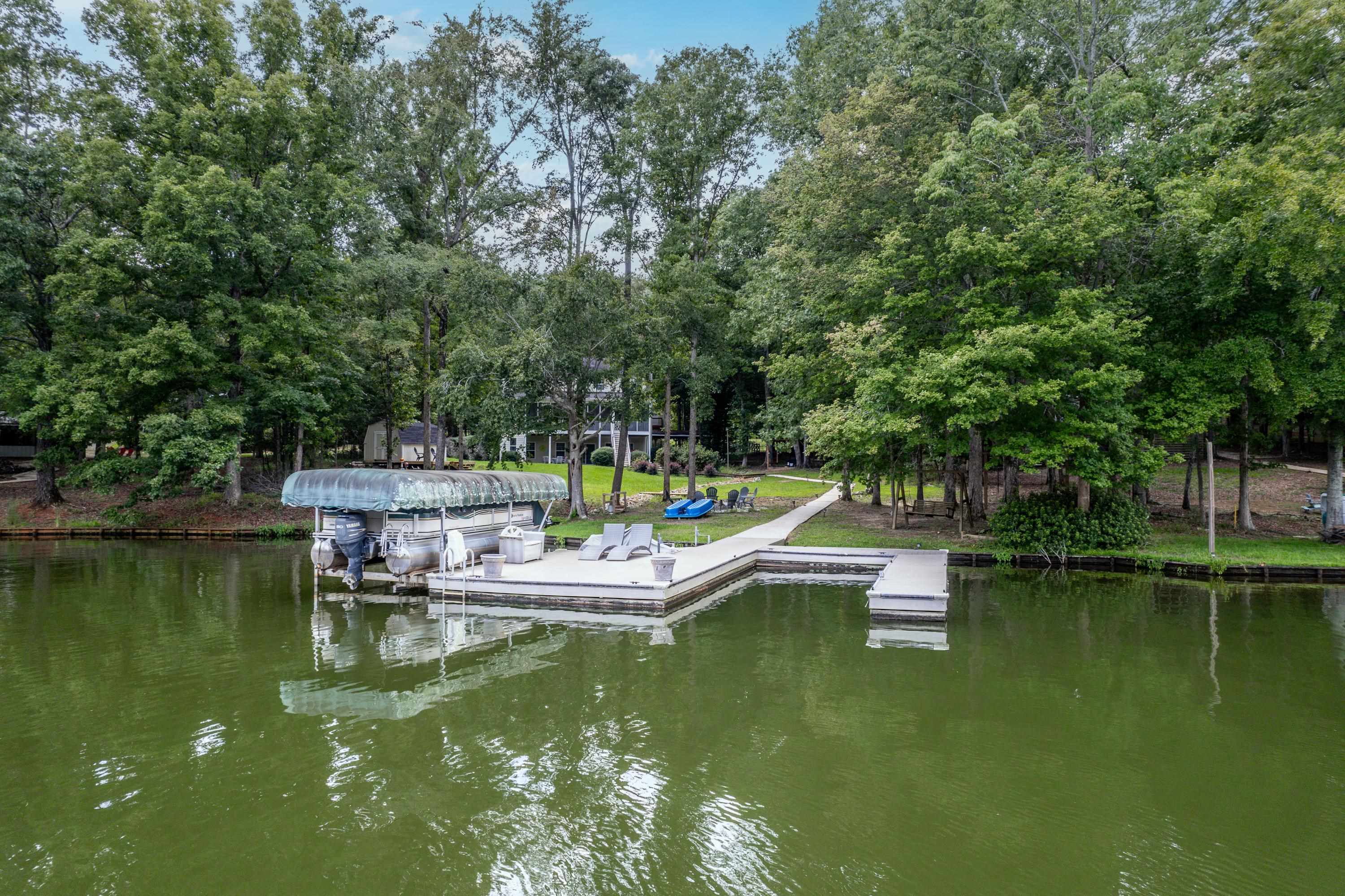 536 RIVERLAKE DRIVE