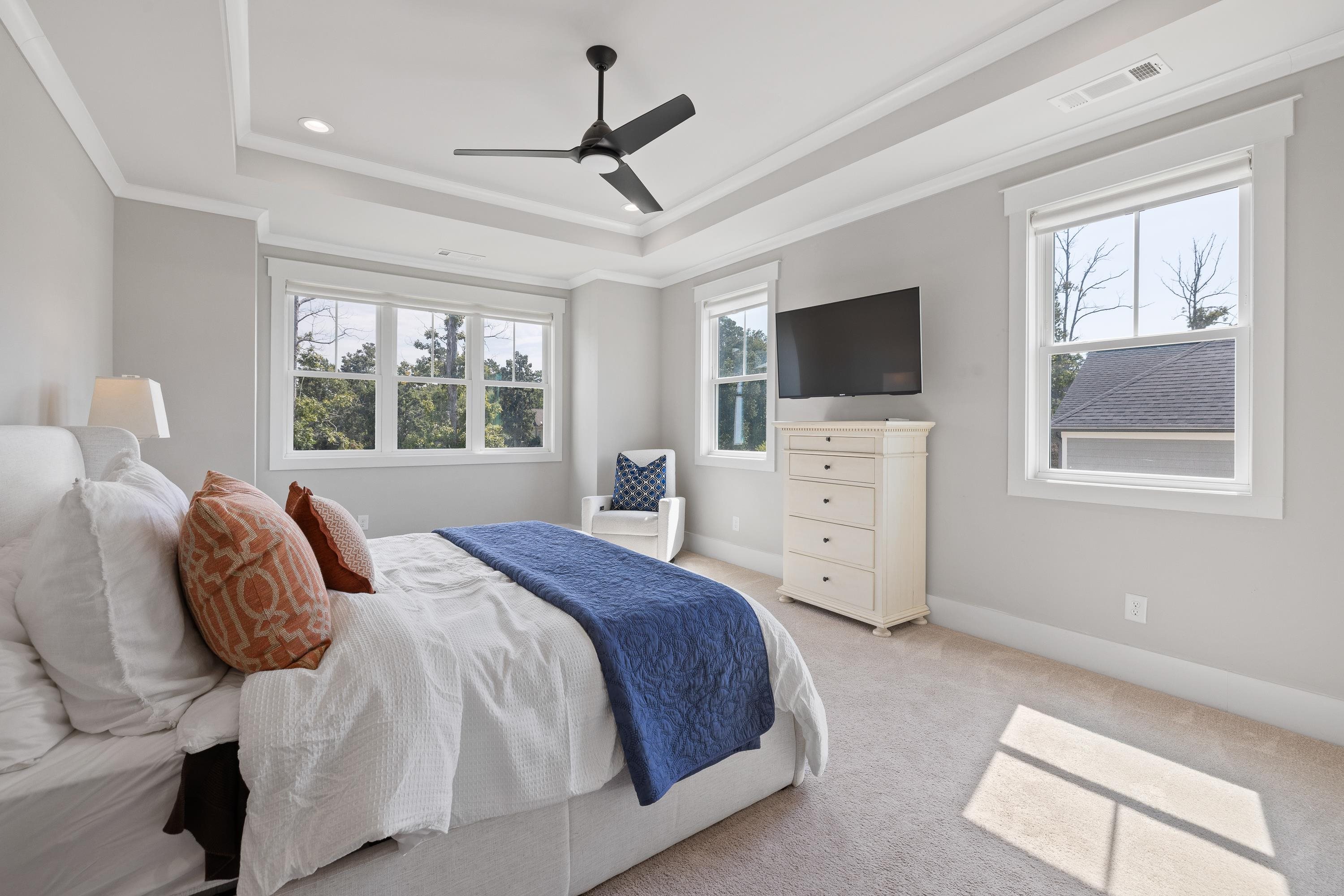 1140 HIDDEN HILLS CIRCLE