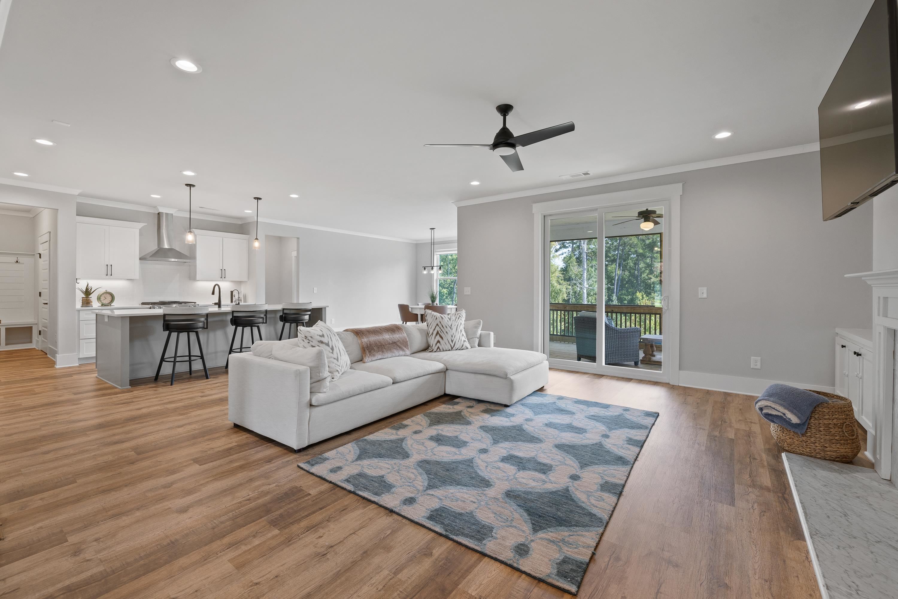 1140 HIDDEN HILLS CIRCLE