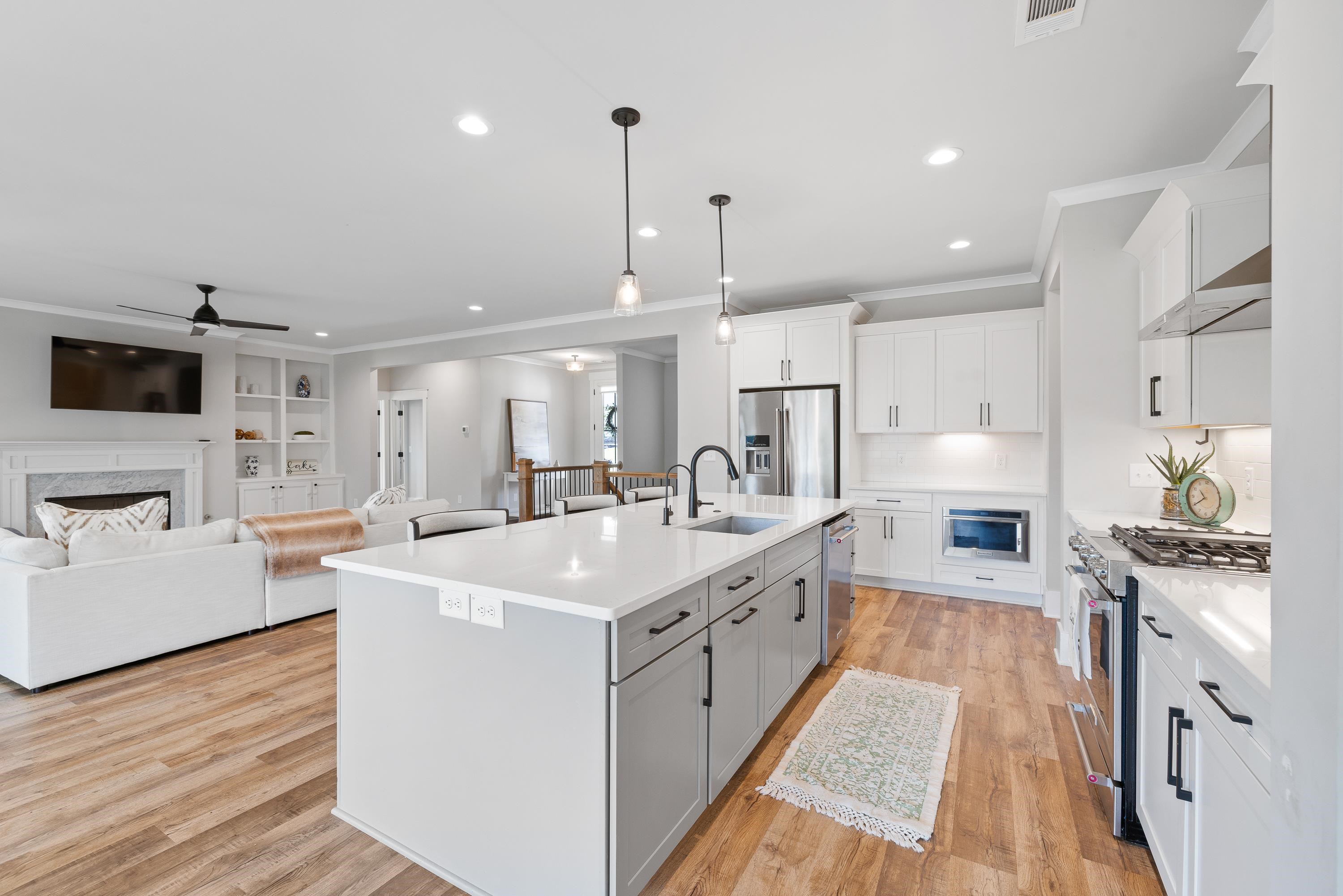 1140 HIDDEN HILLS CIRCLE