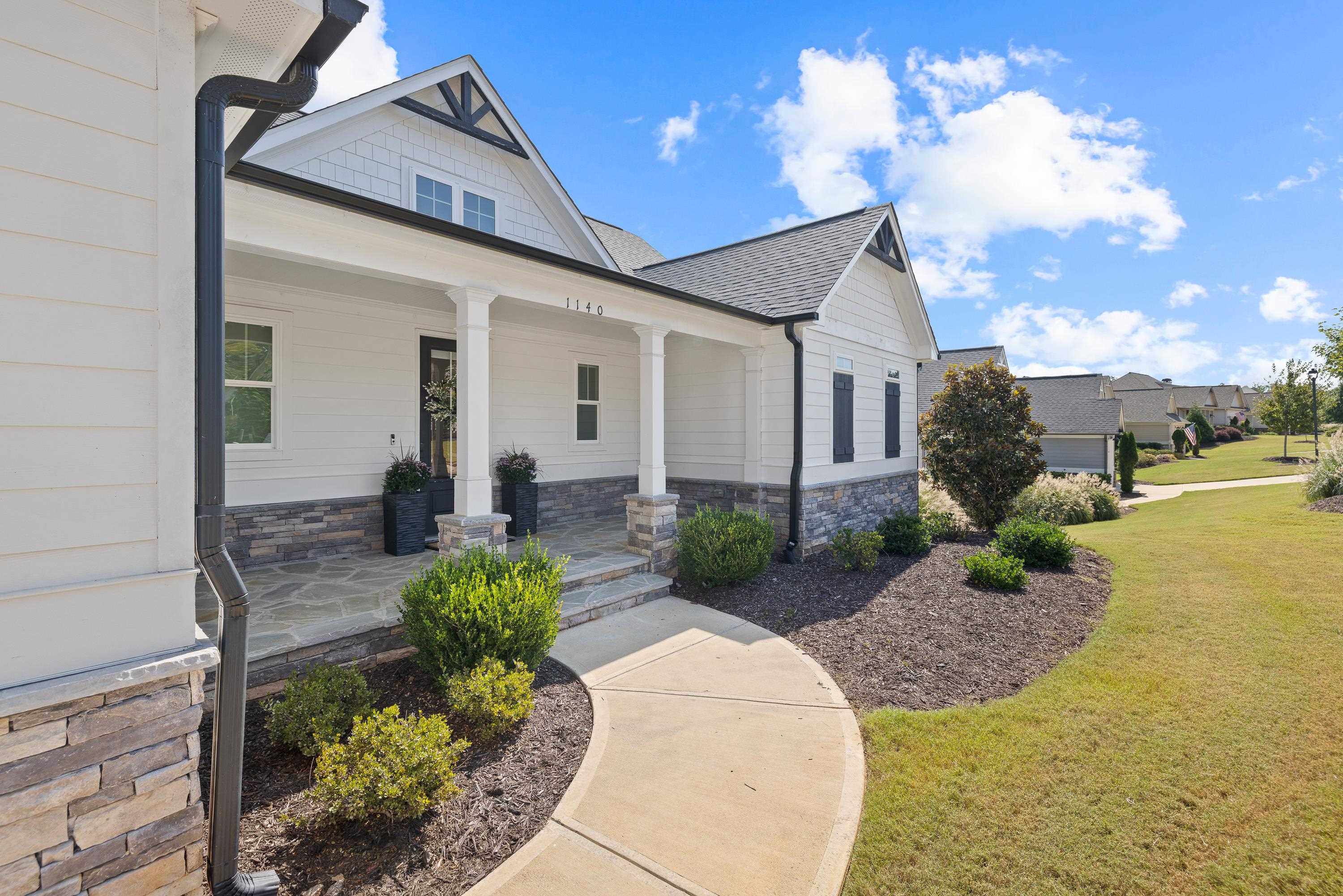 1140 HIDDEN HILLS CIRCLE
