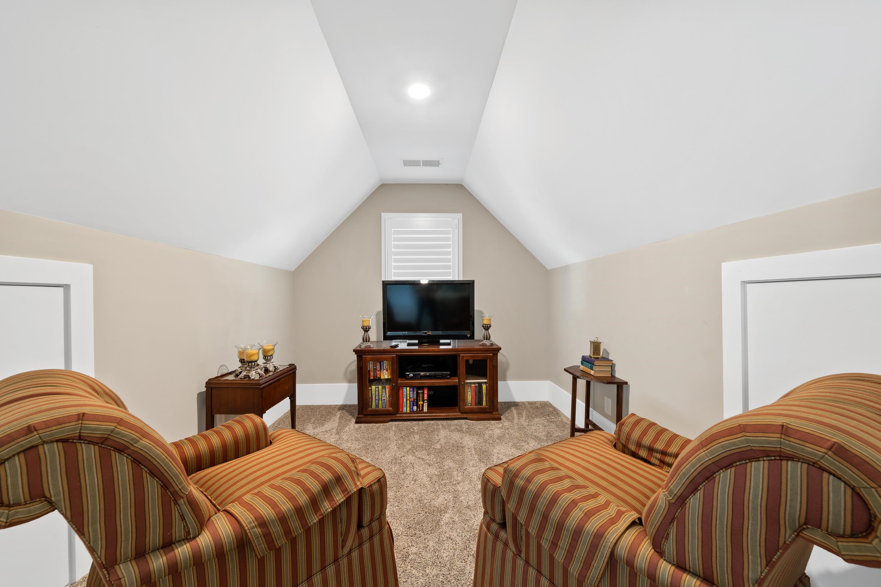 1040 QUAKER RIDGE ROAD
