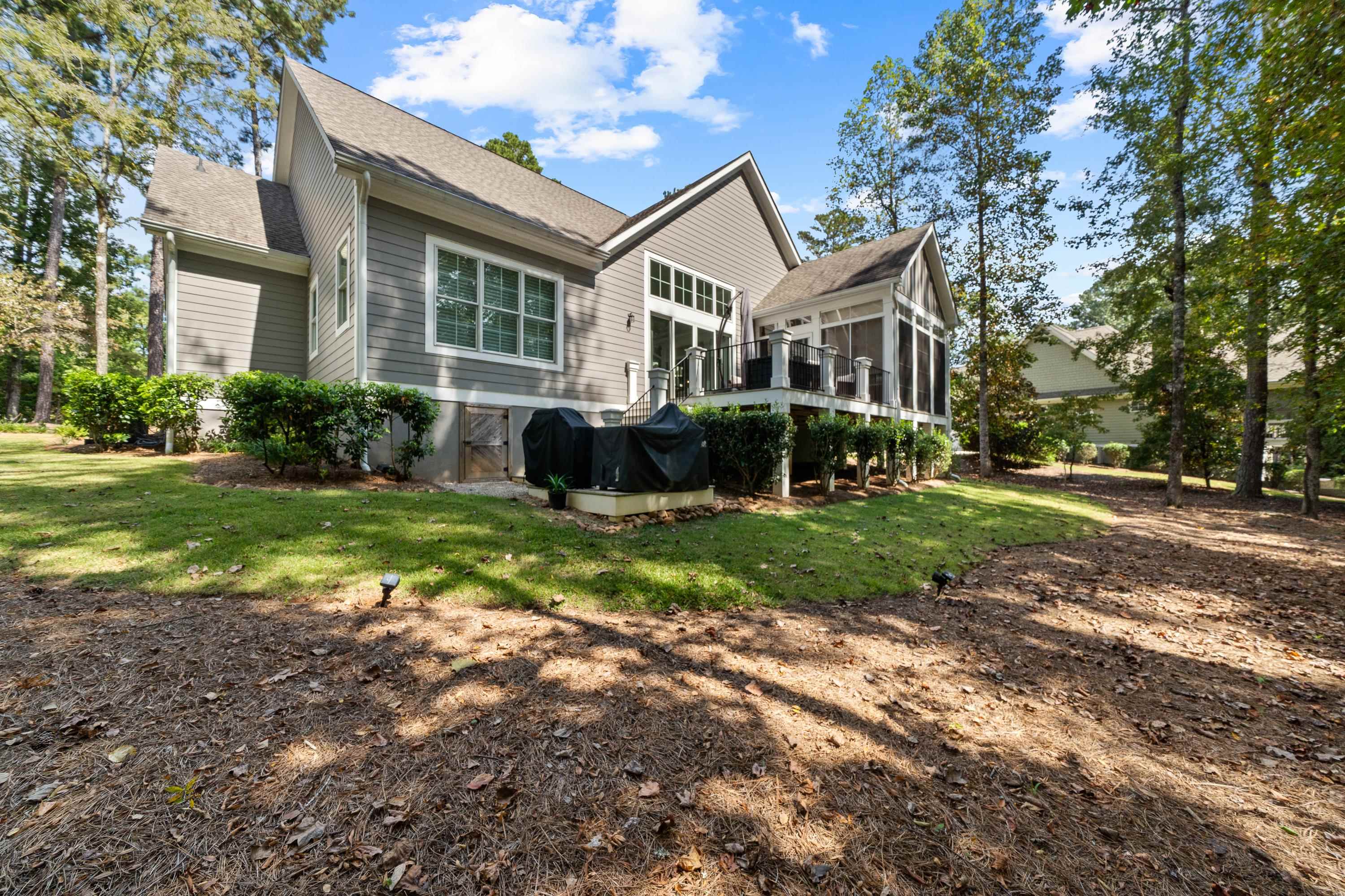 1040 QUAKER RIDGE ROAD