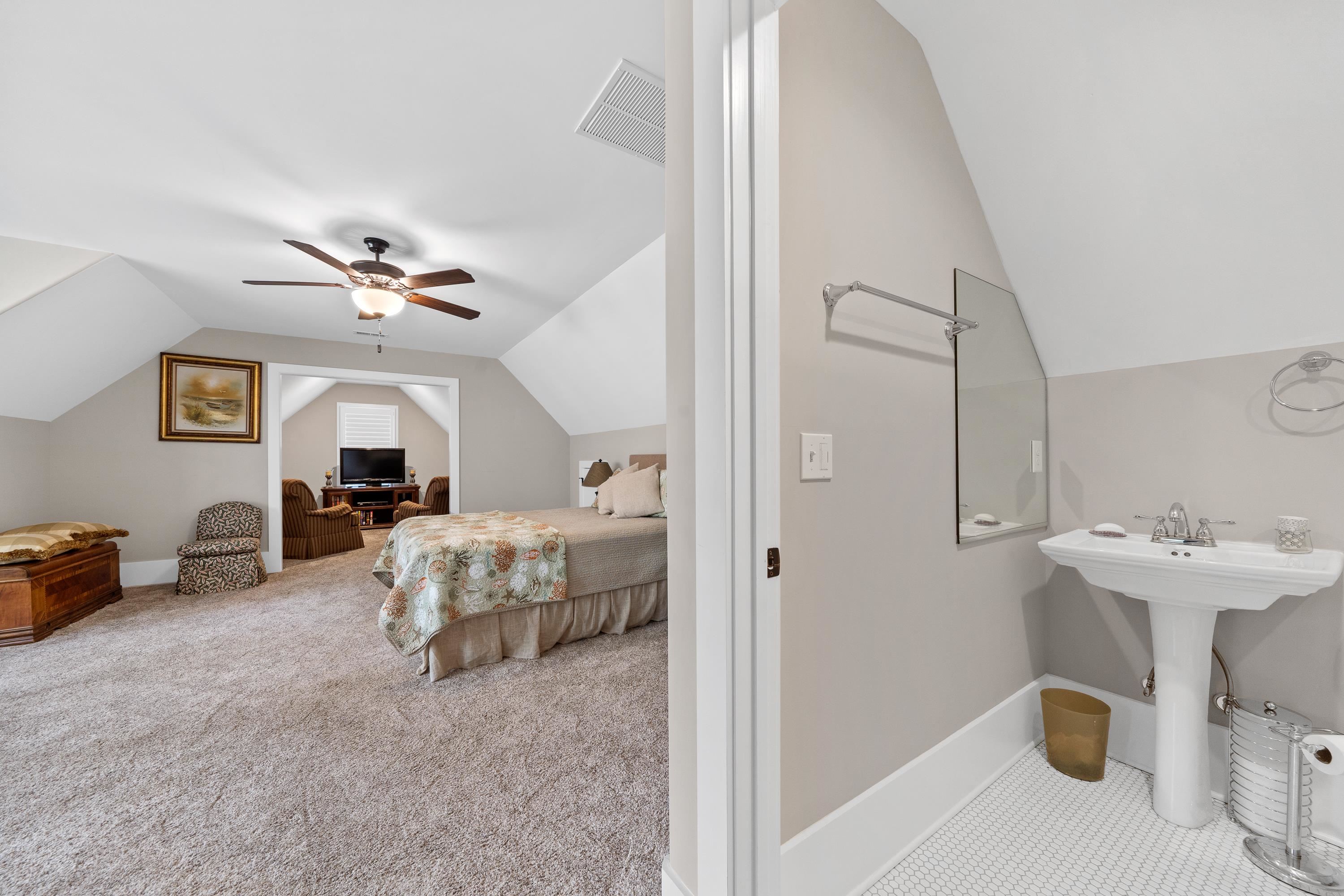 1040 QUAKER RIDGE ROAD