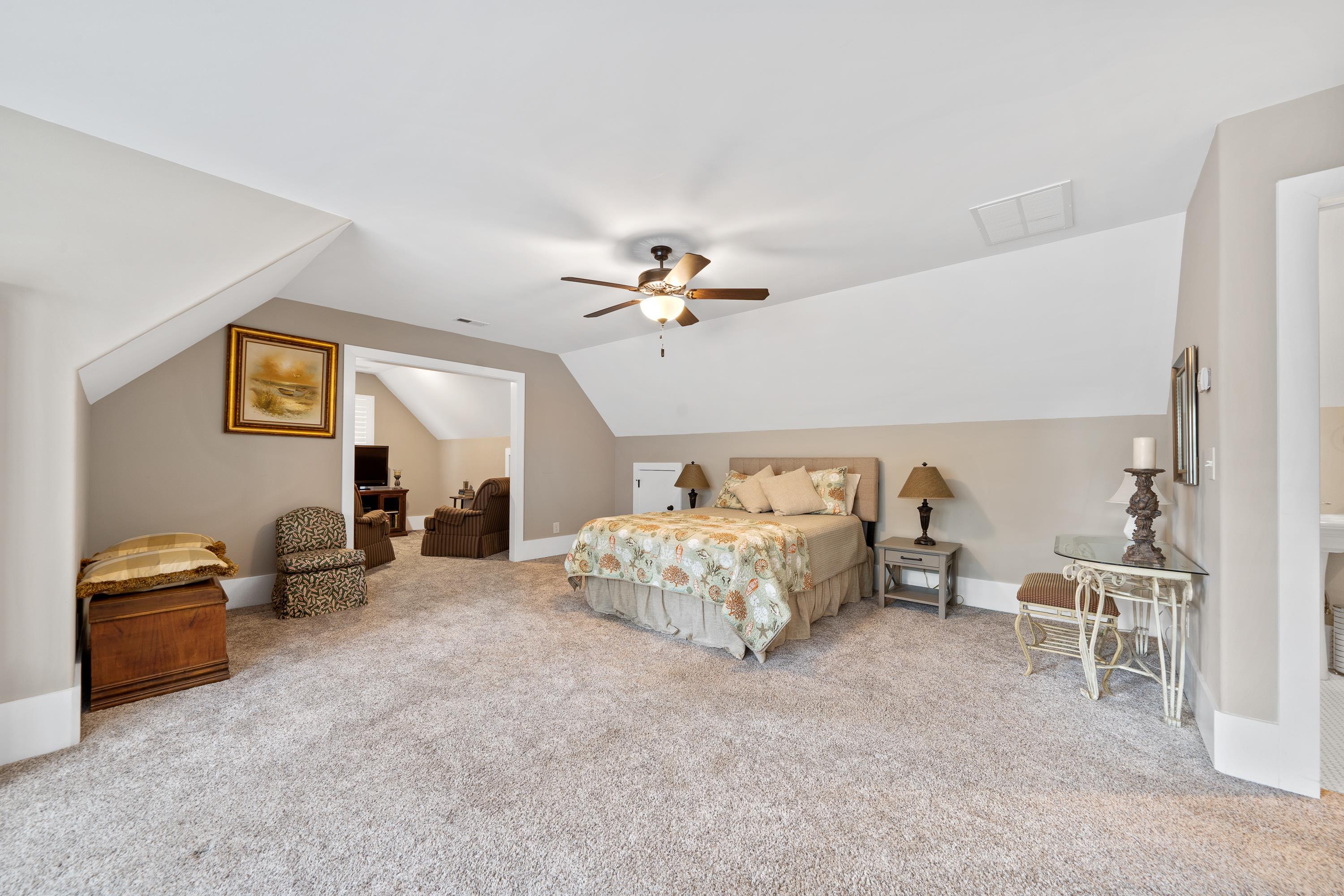 1040 QUAKER RIDGE ROAD