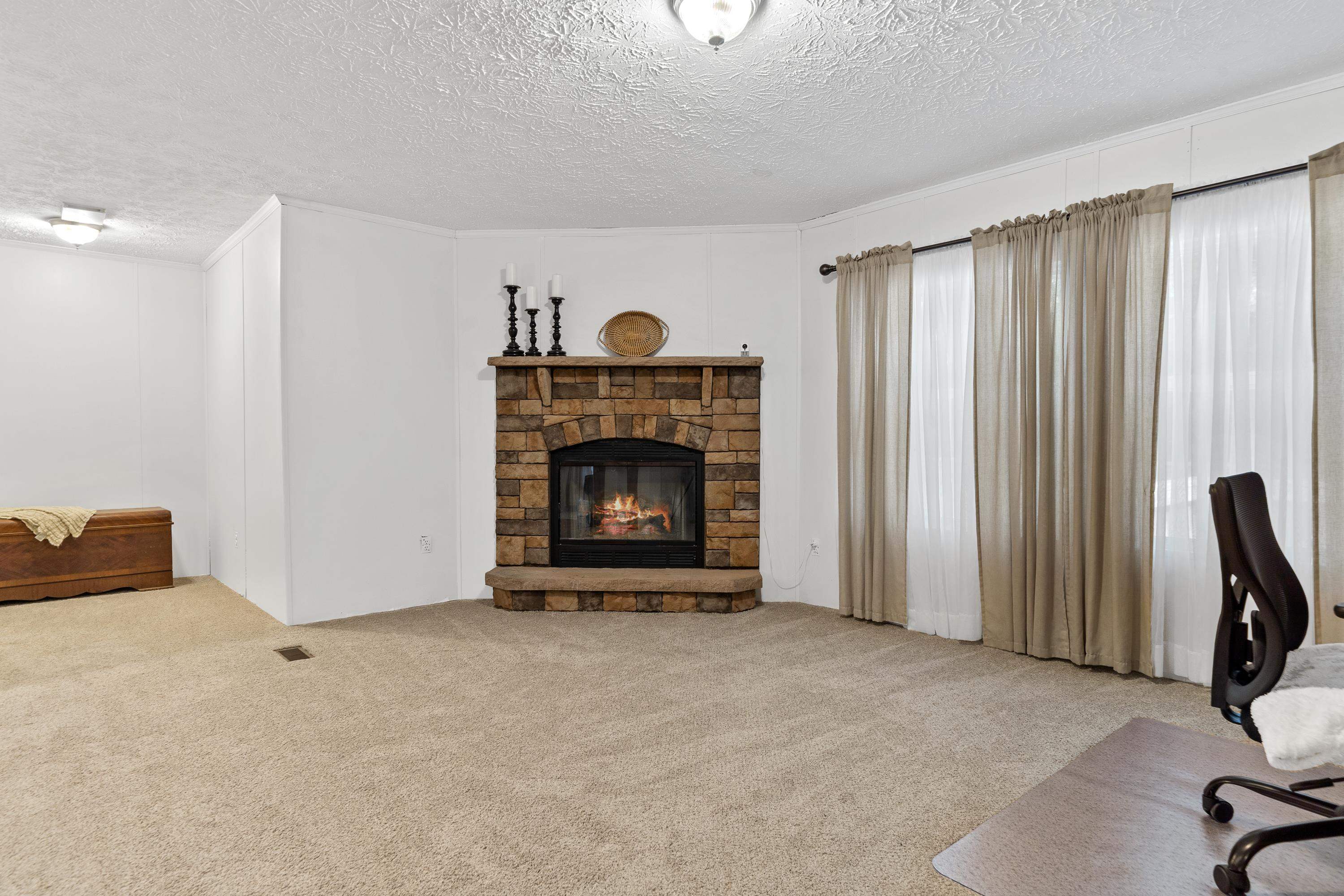 184 N STEELE BRIDGE ROAD