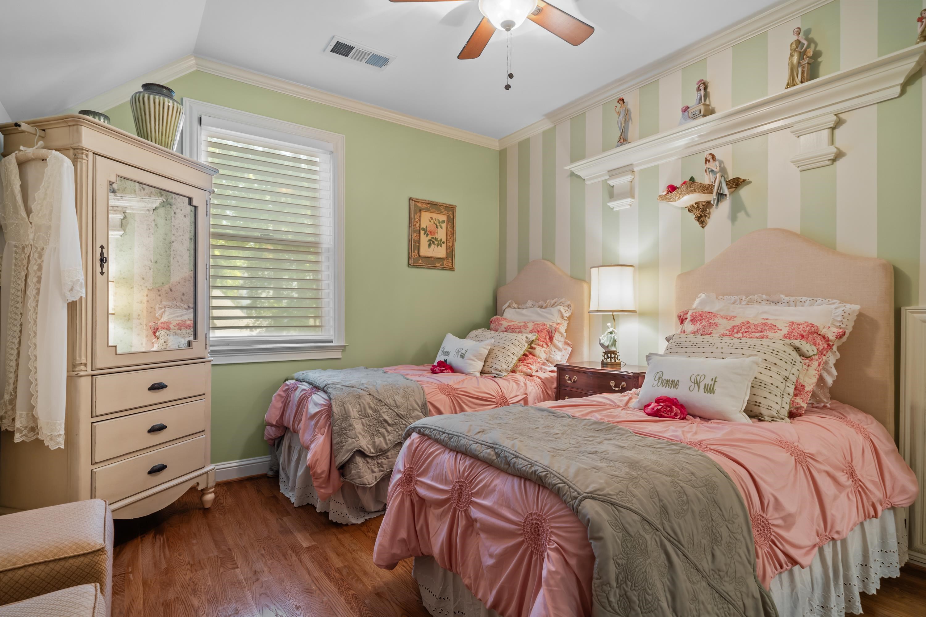 1020 PEACHTREE COURT