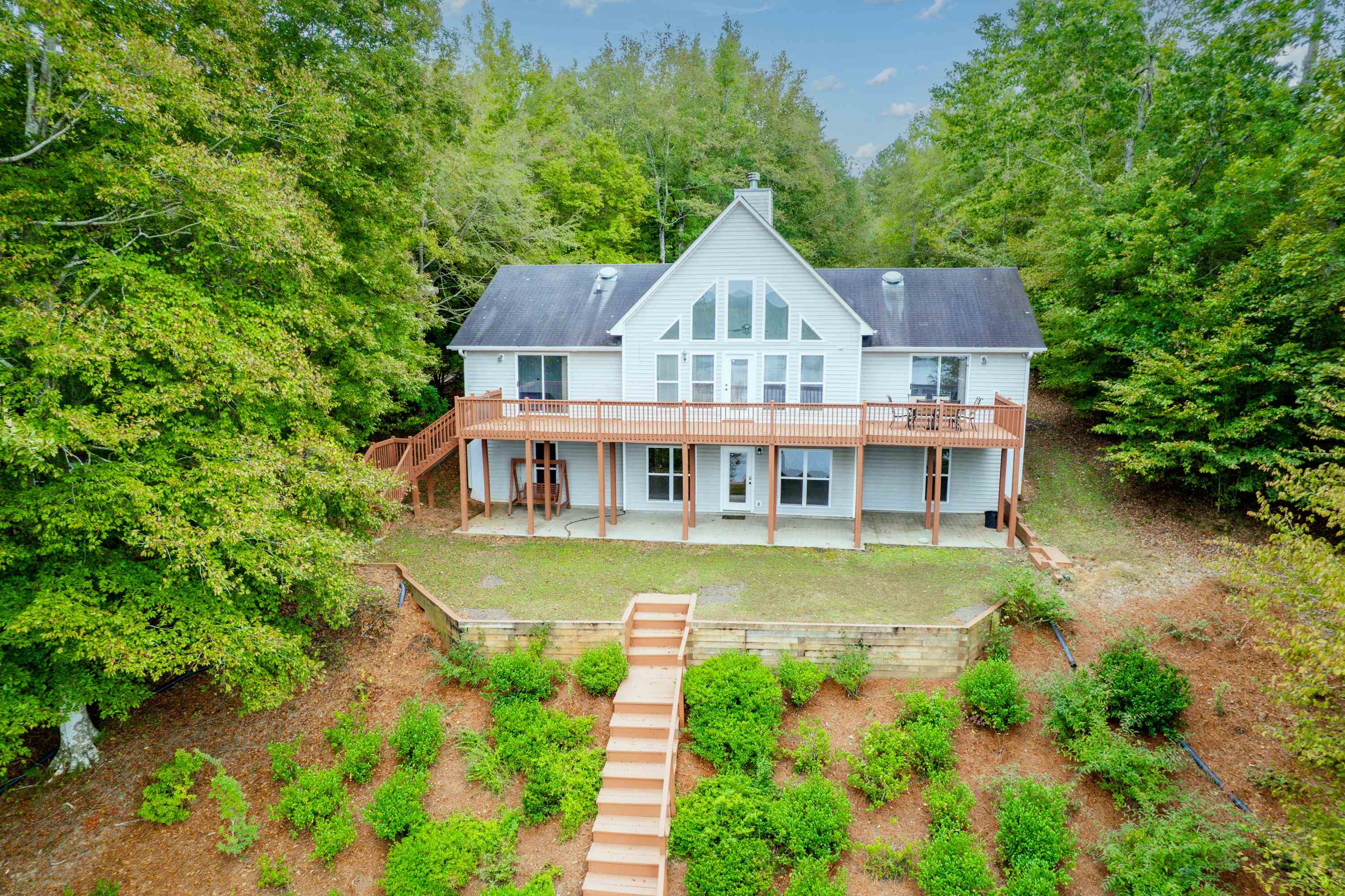 1475 JAMESWAY DRIVE