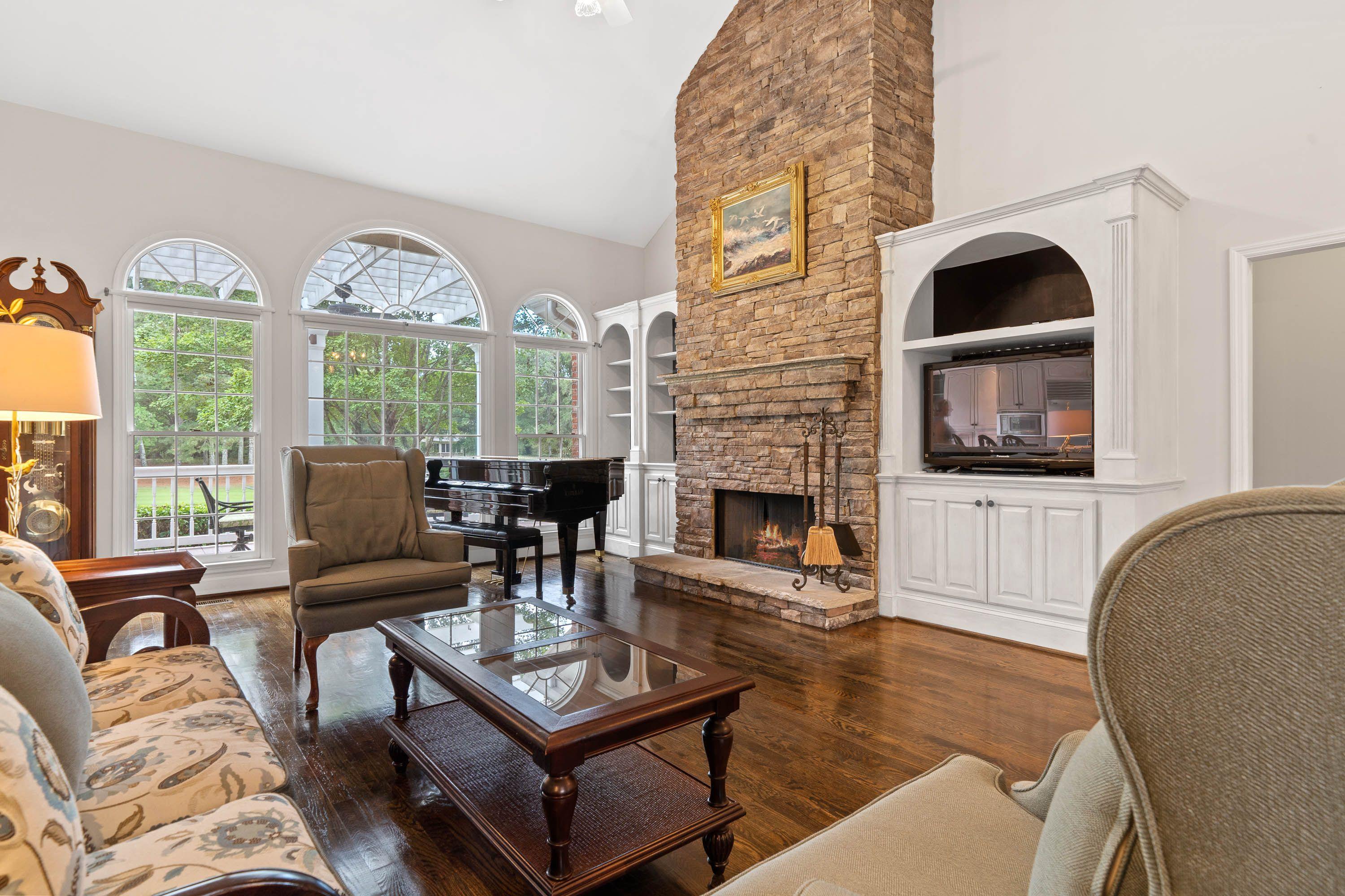 176 HOPETON LANE