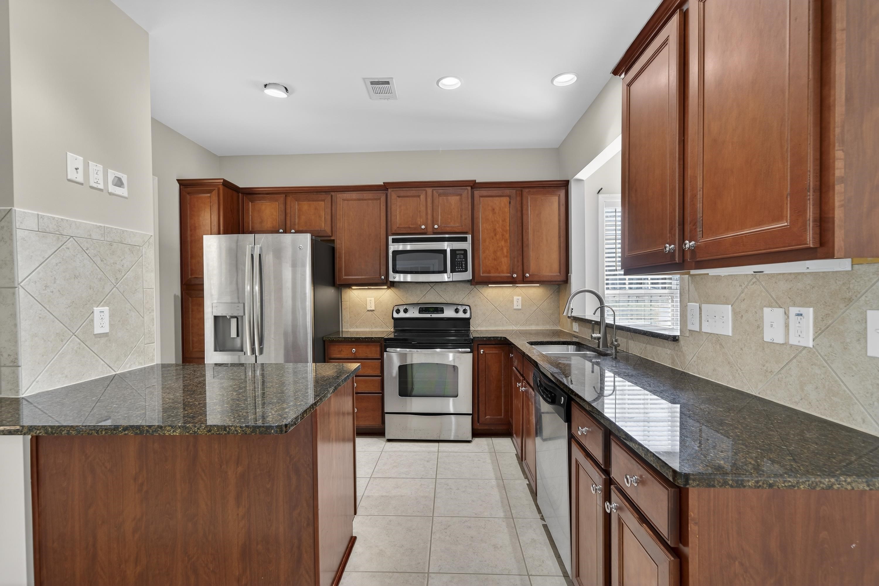 1060 SUMMER HOLLOW ROAD