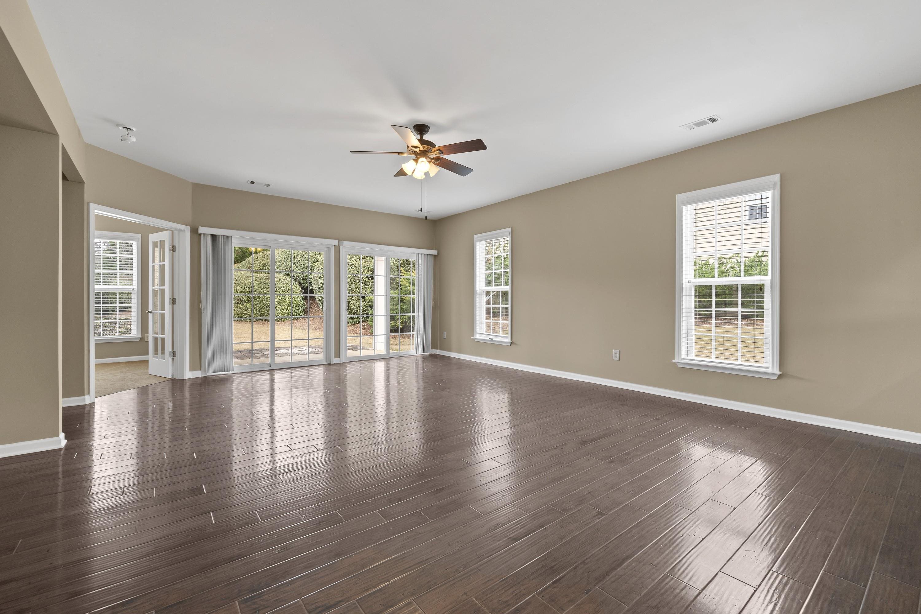 1040 CREEKWOOD PLACE