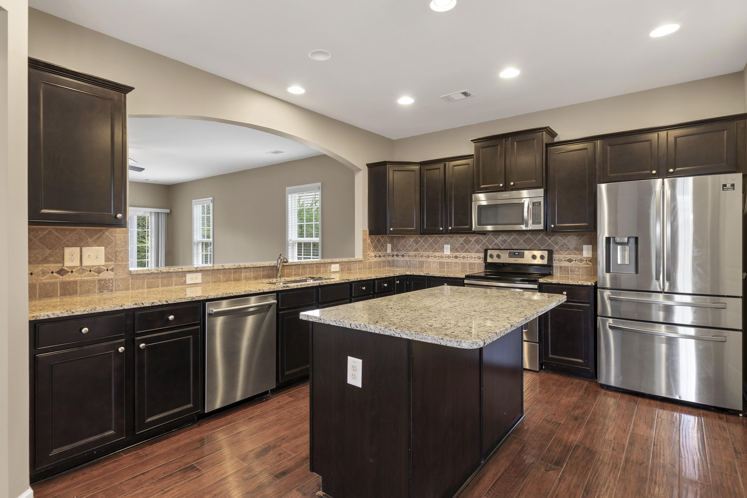 1040 CREEKWOOD PLACE