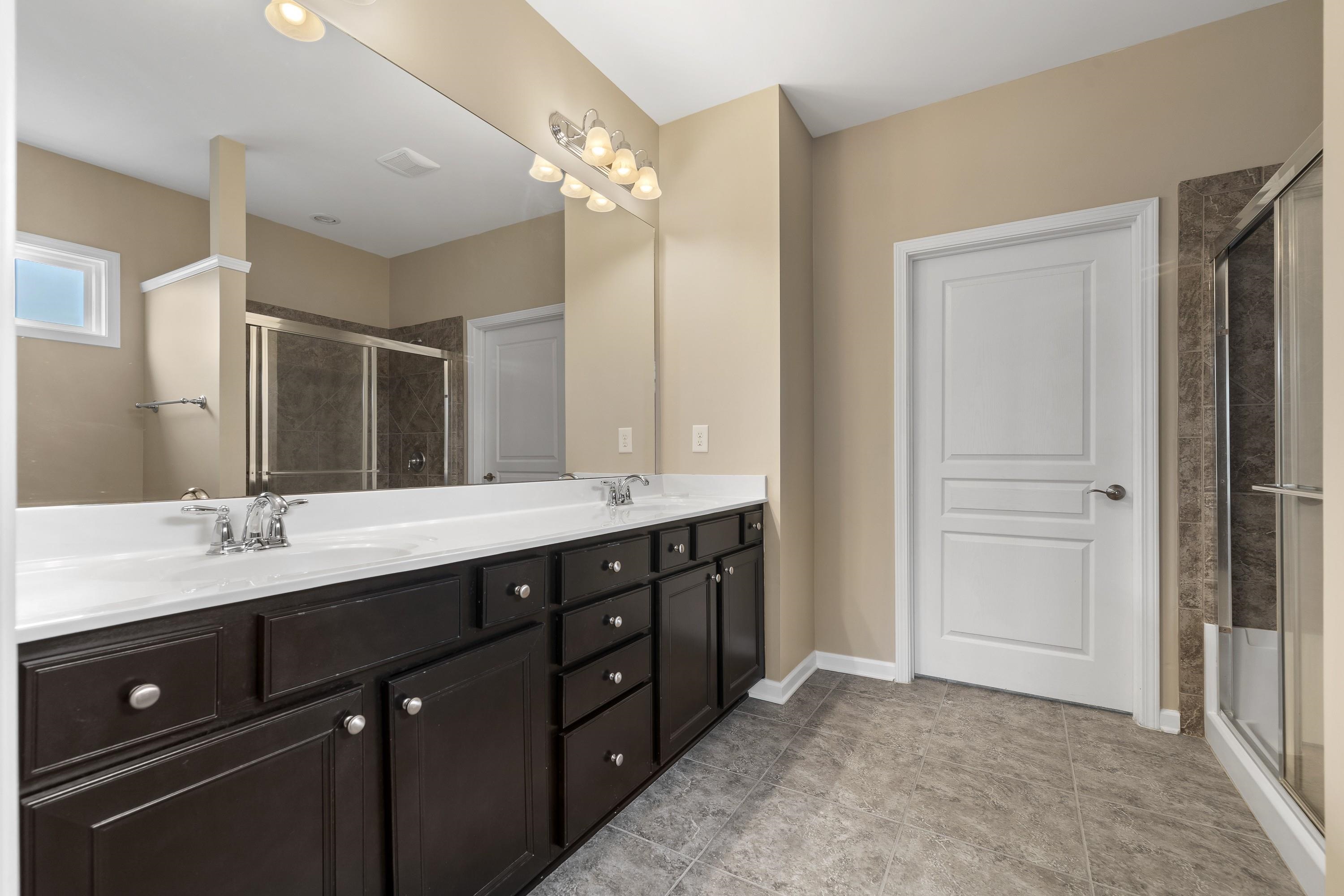 1040 CREEKWOOD PLACE