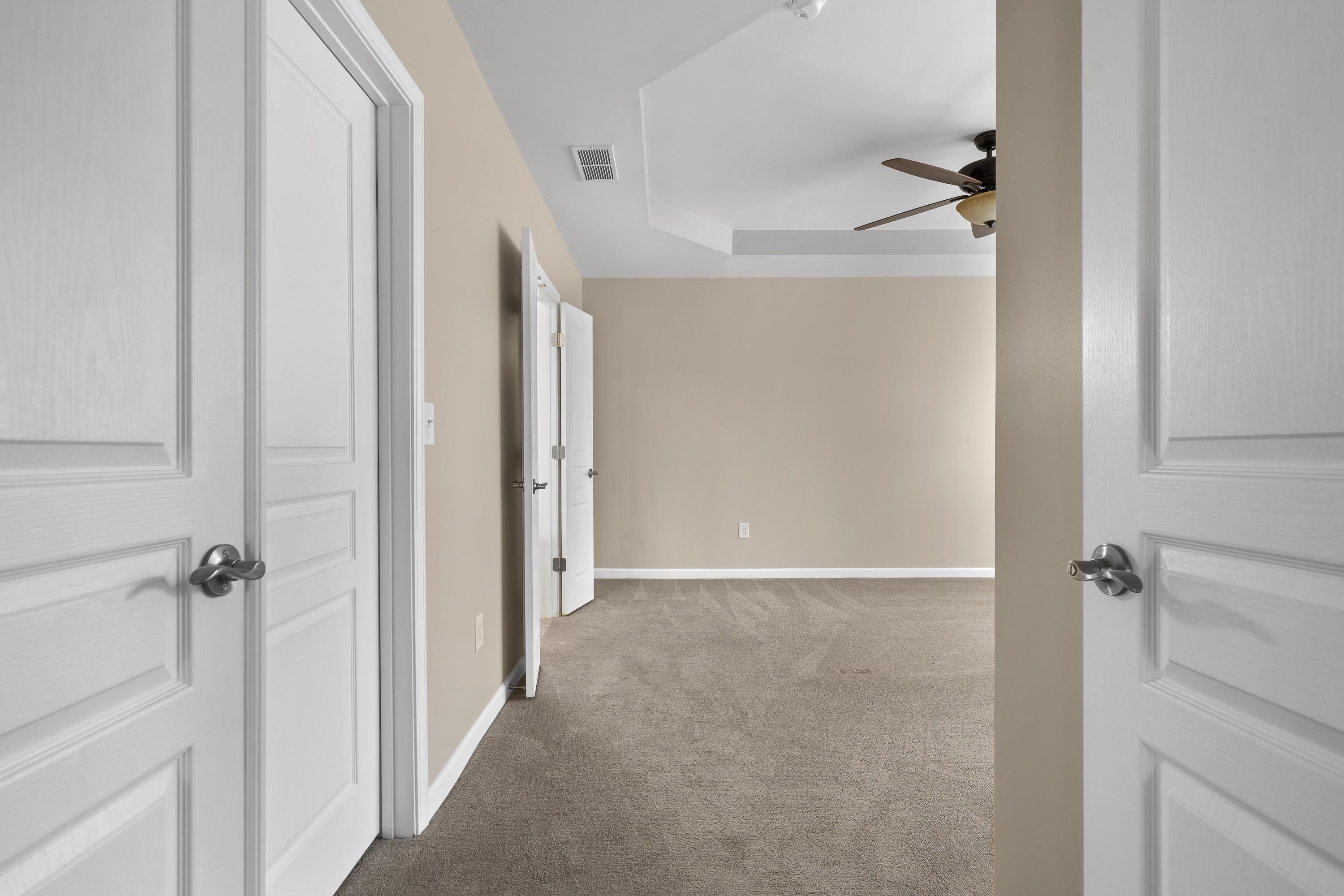 1040 CREEKWOOD PLACE