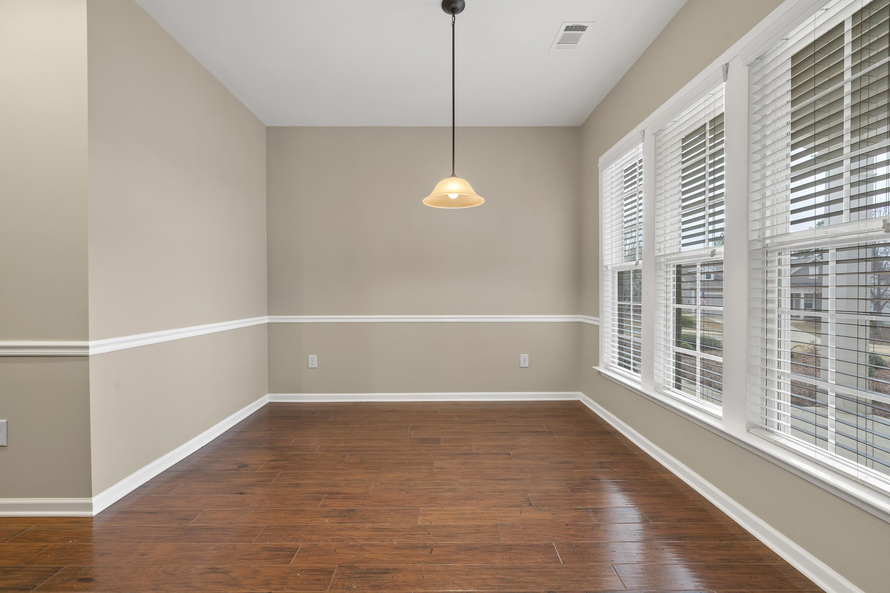 1040 CREEKWOOD PLACE