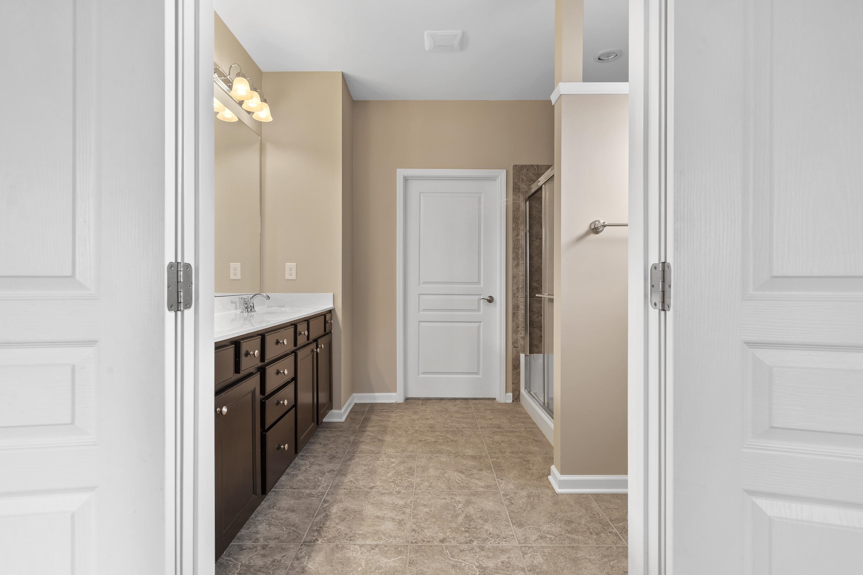 1040 CREEKWOOD PLACE