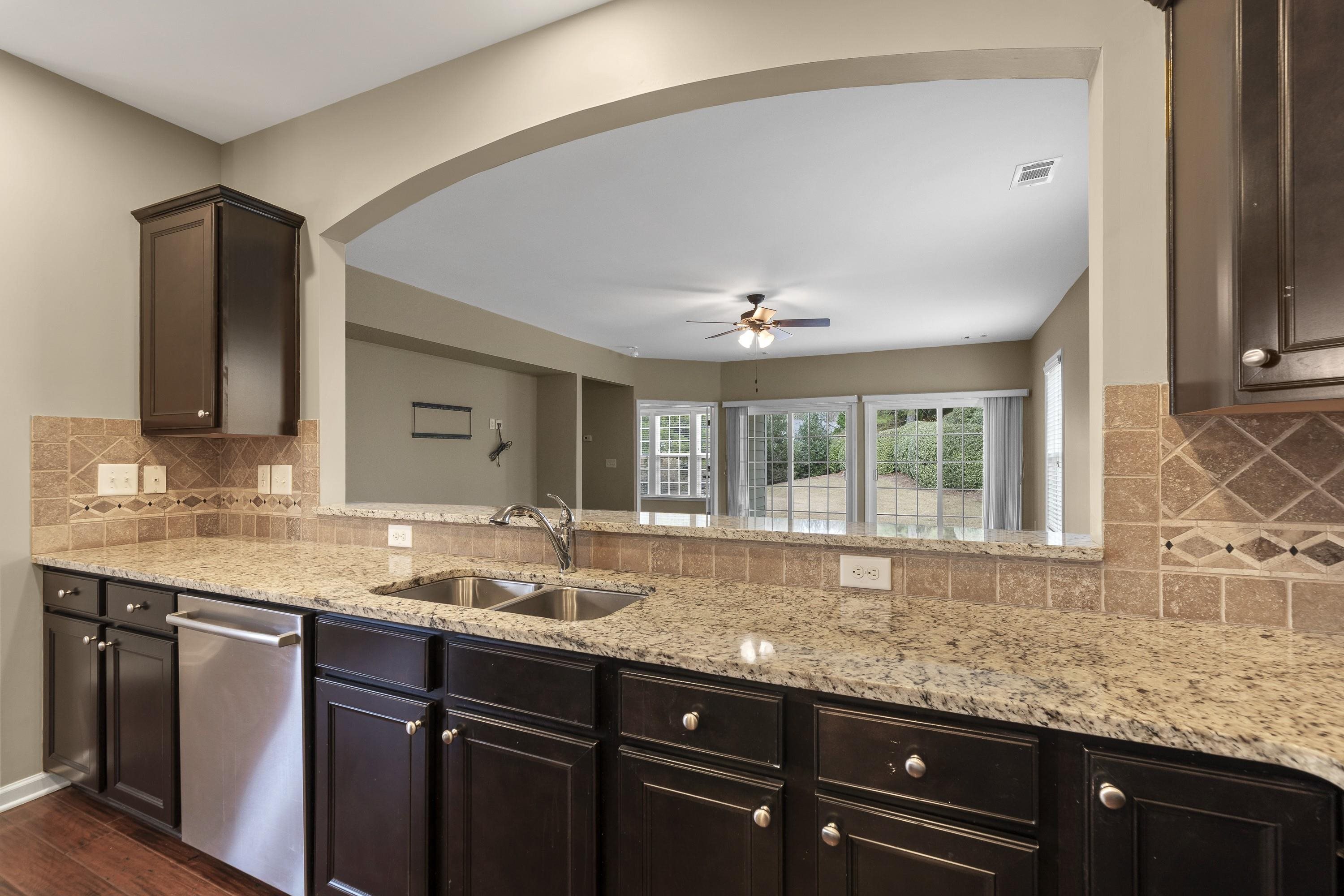 1040 CREEKWOOD PLACE