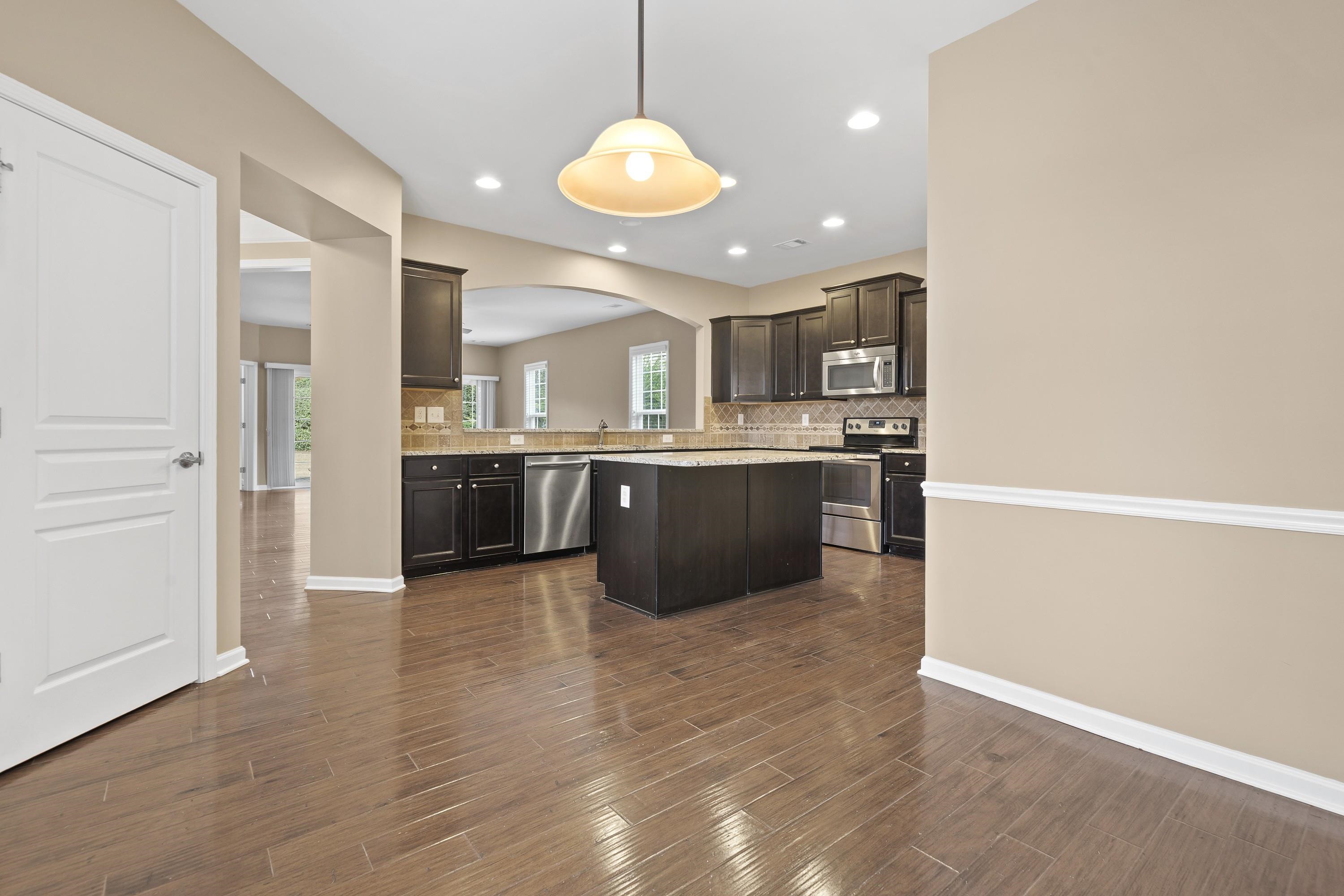 1040 CREEKWOOD PLACE