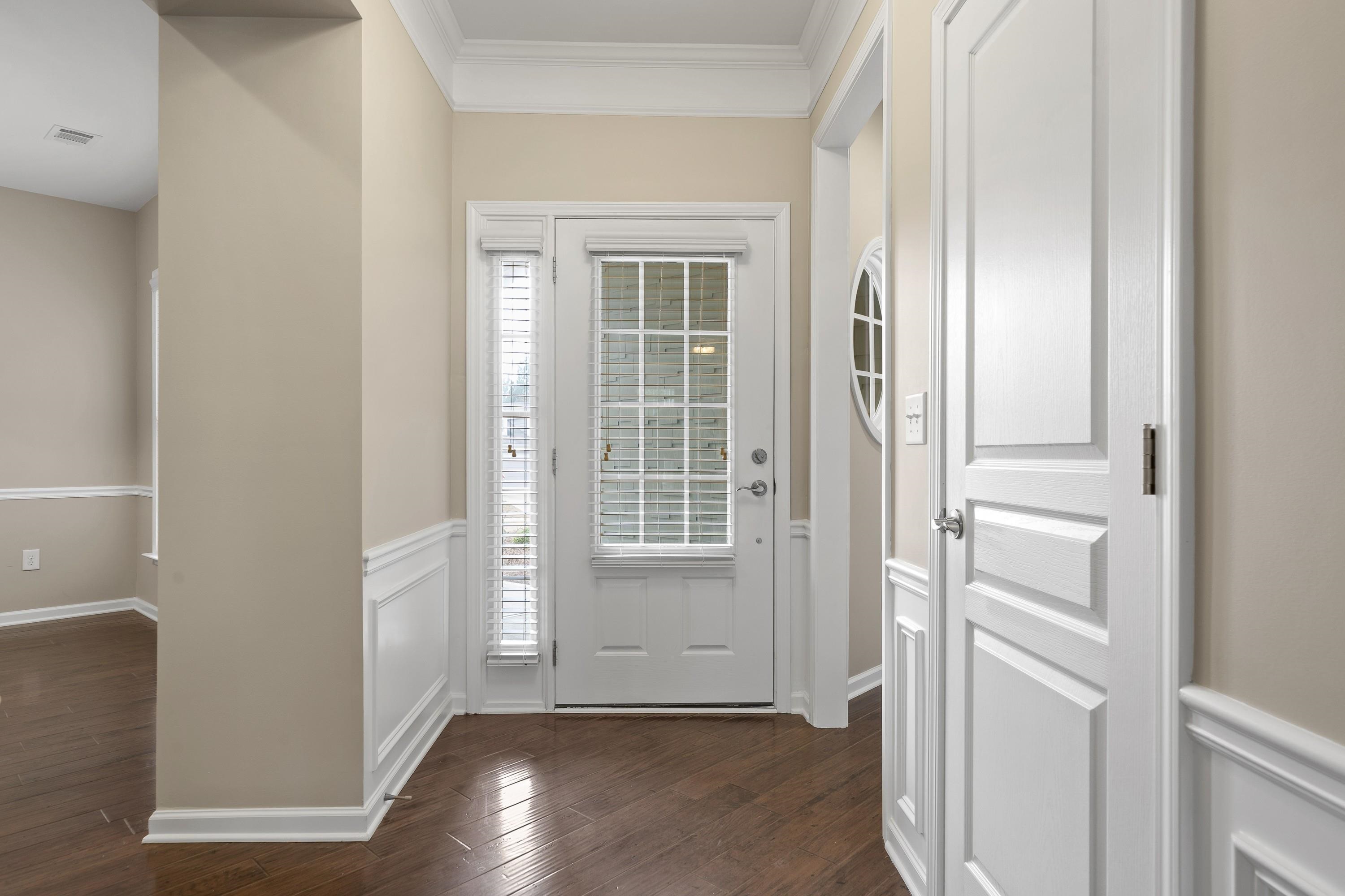 1040 CREEKWOOD PLACE