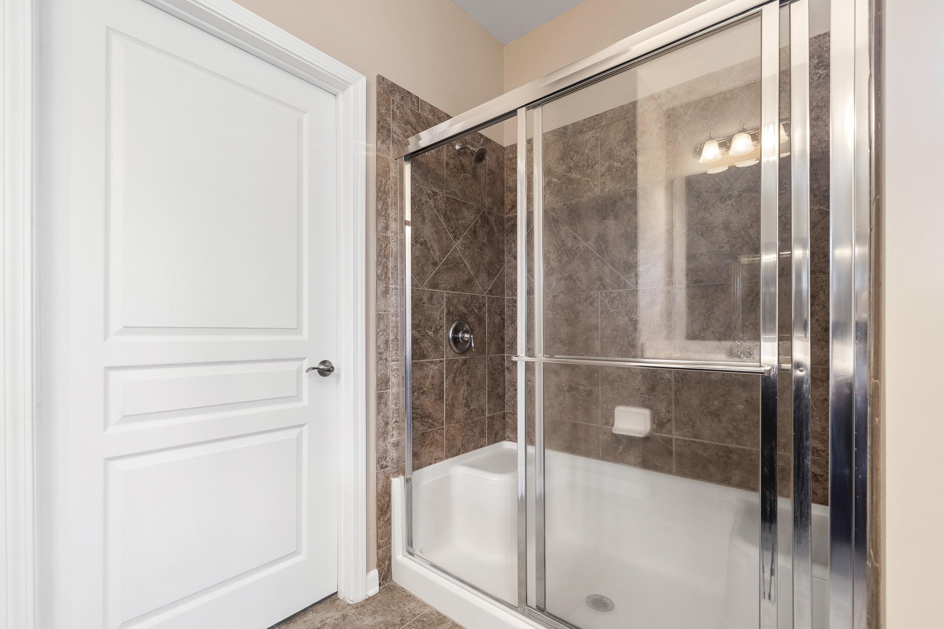 1040 CREEKWOOD PLACE