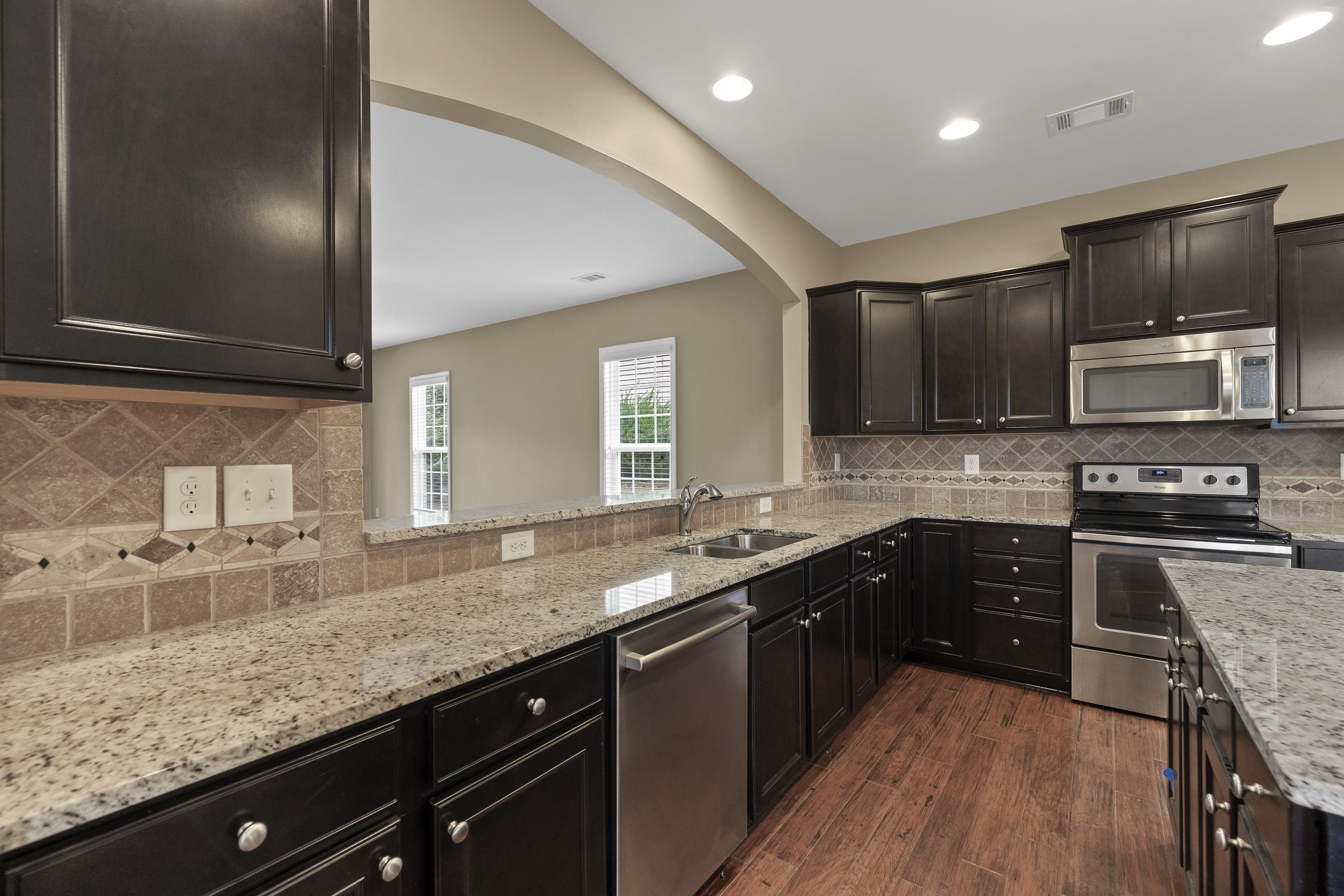 1040 CREEKWOOD PLACE