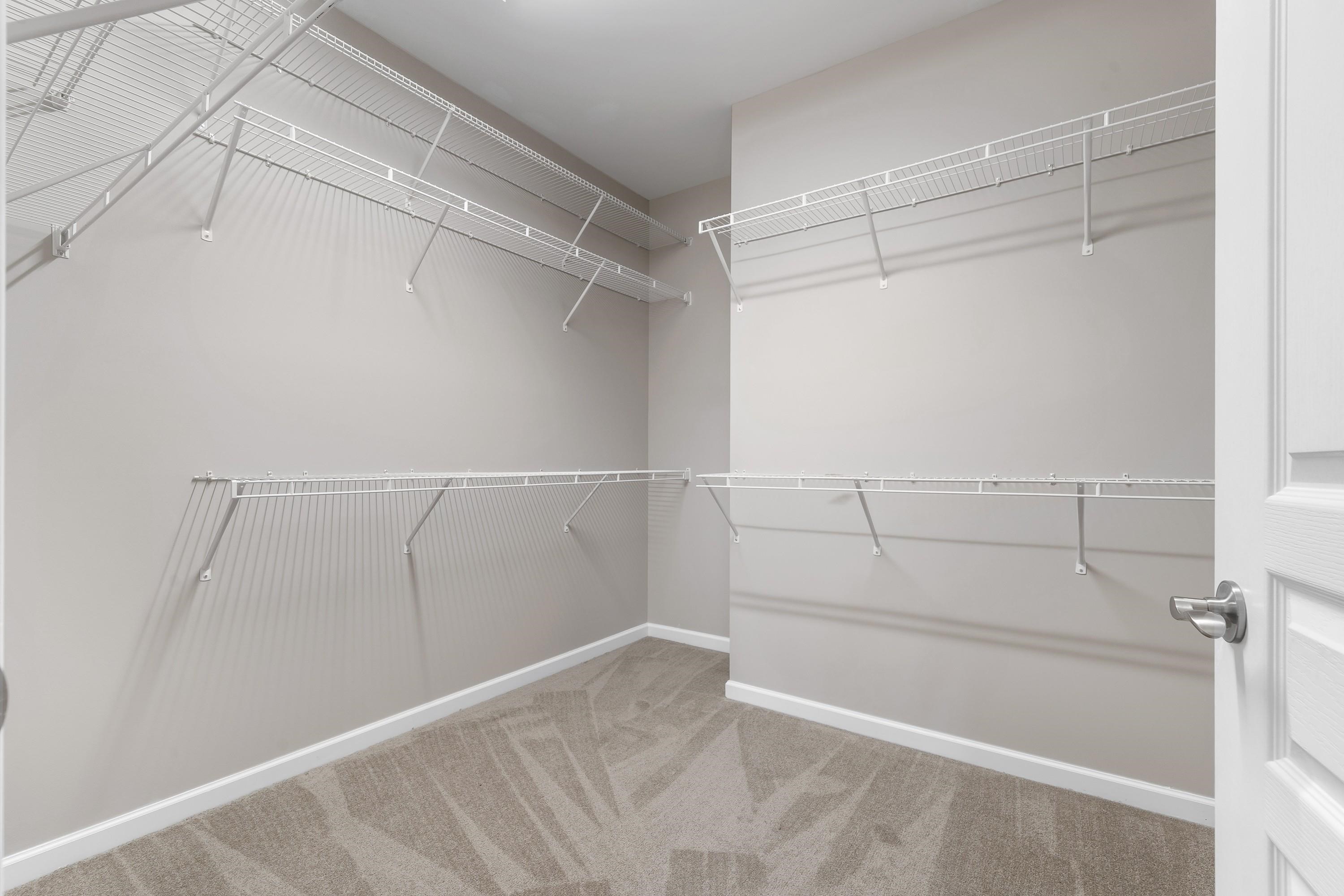 1040 CREEKWOOD PLACE