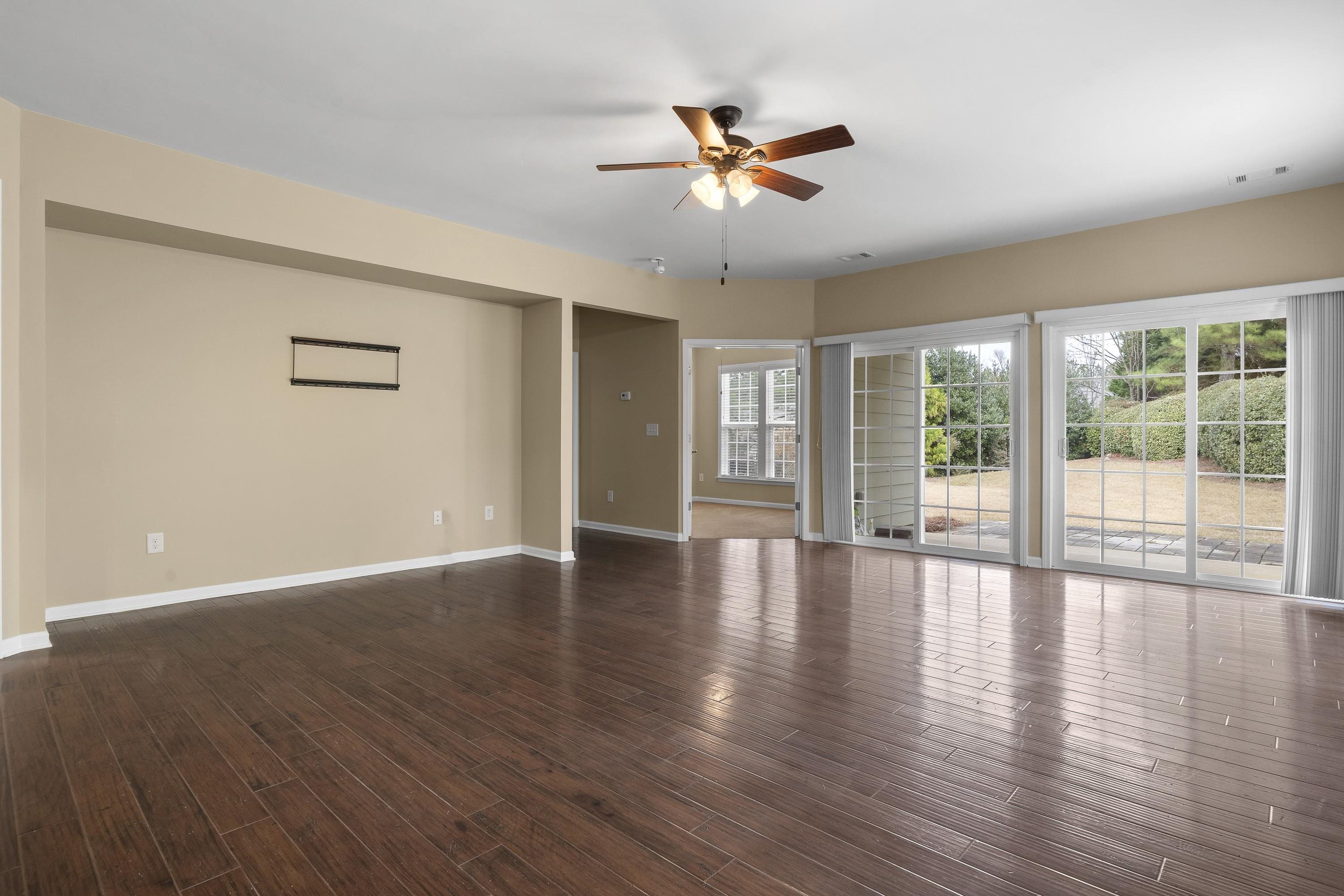 1040 CREEKWOOD PLACE