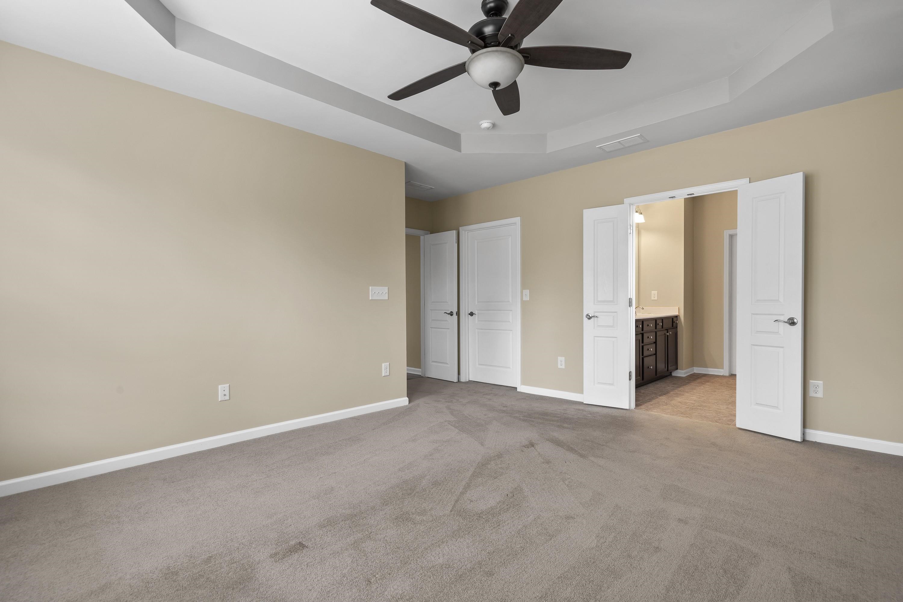 1040 CREEKWOOD PLACE