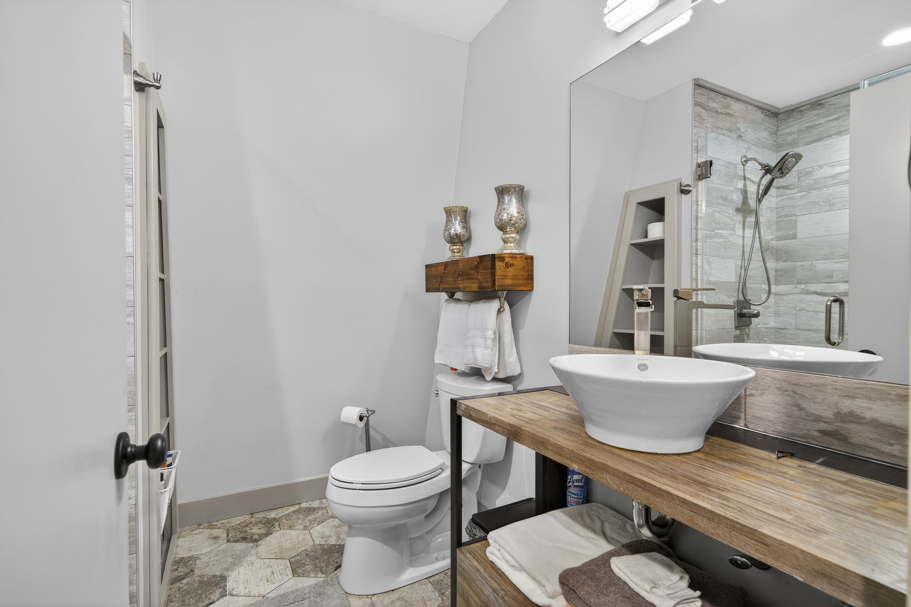 1000 TREE-A-COON PLACE