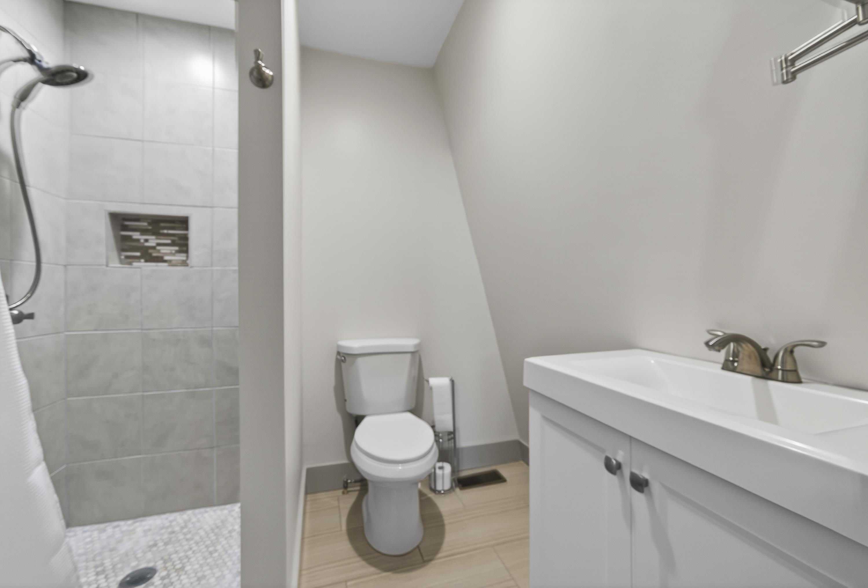 1000 TREE-A-COON PLACE