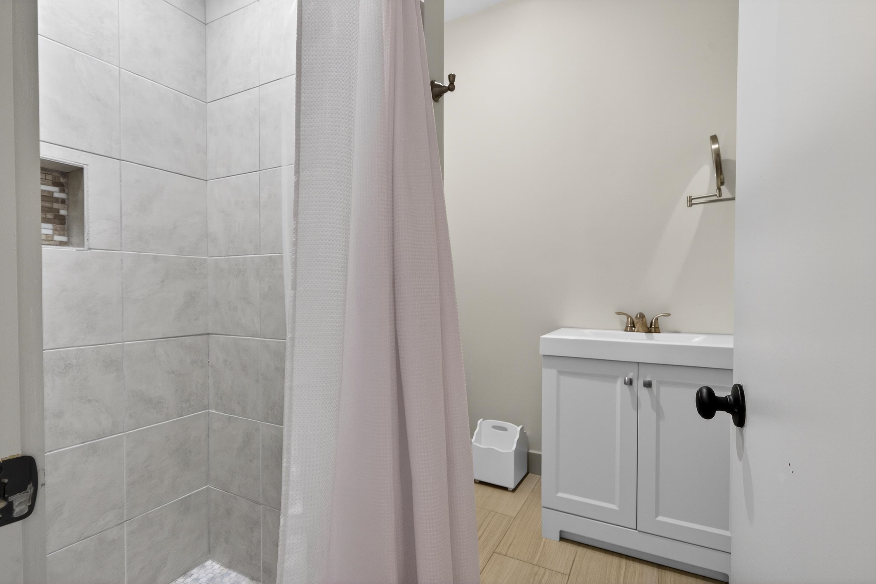 1000 TREE-A-COON PLACE