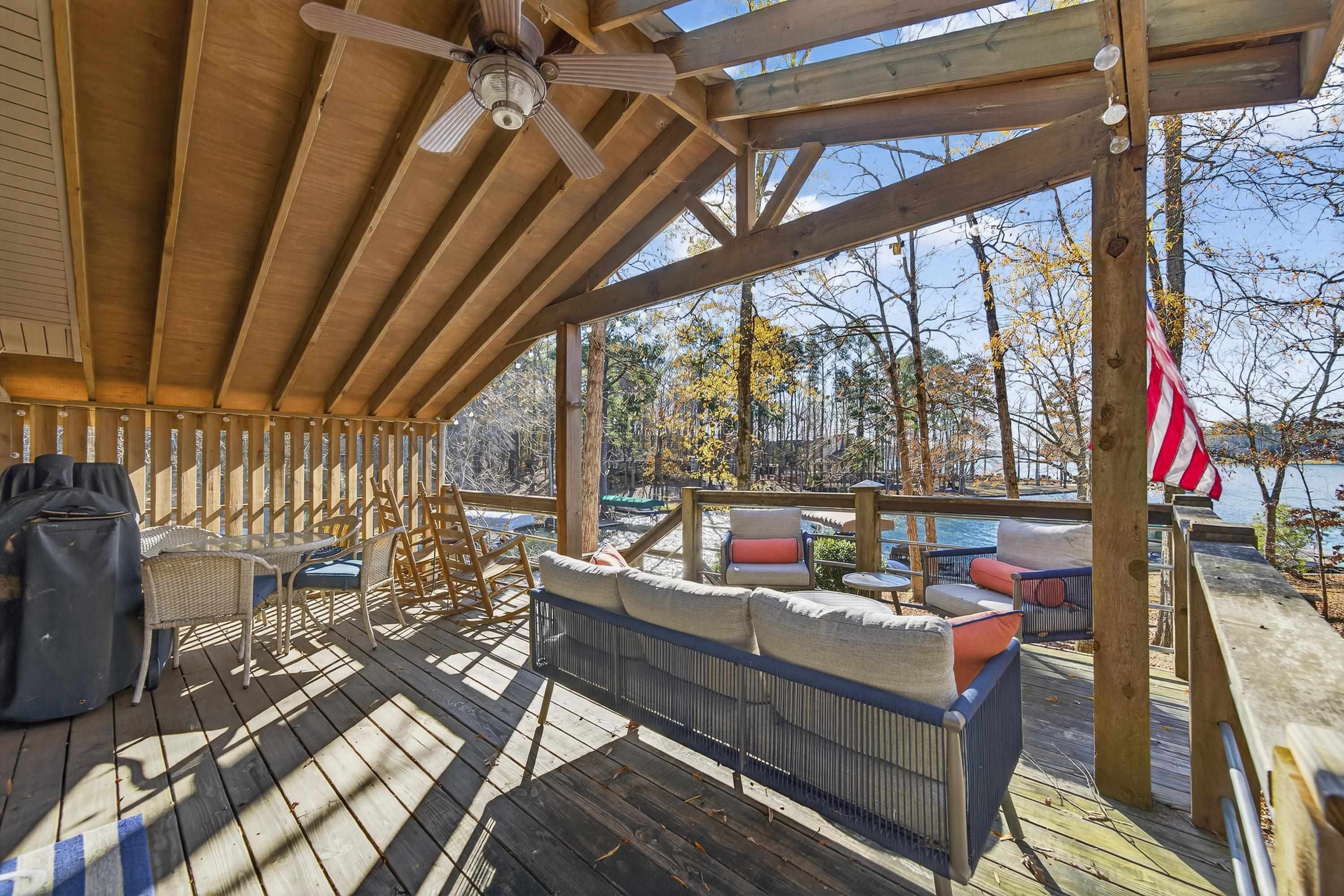 1000 TREE-A-COON PLACE