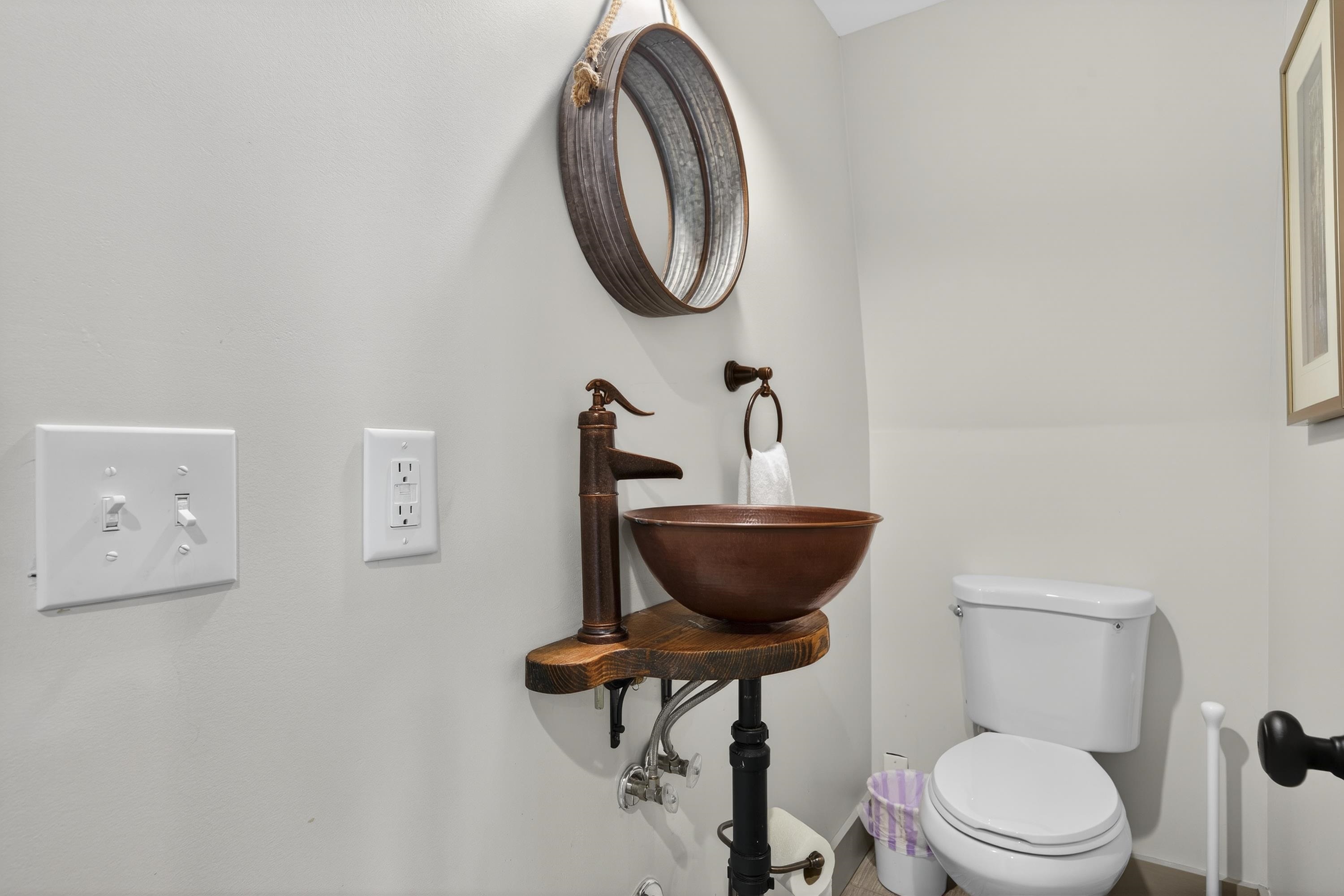 1000 TREE-A-COON PLACE