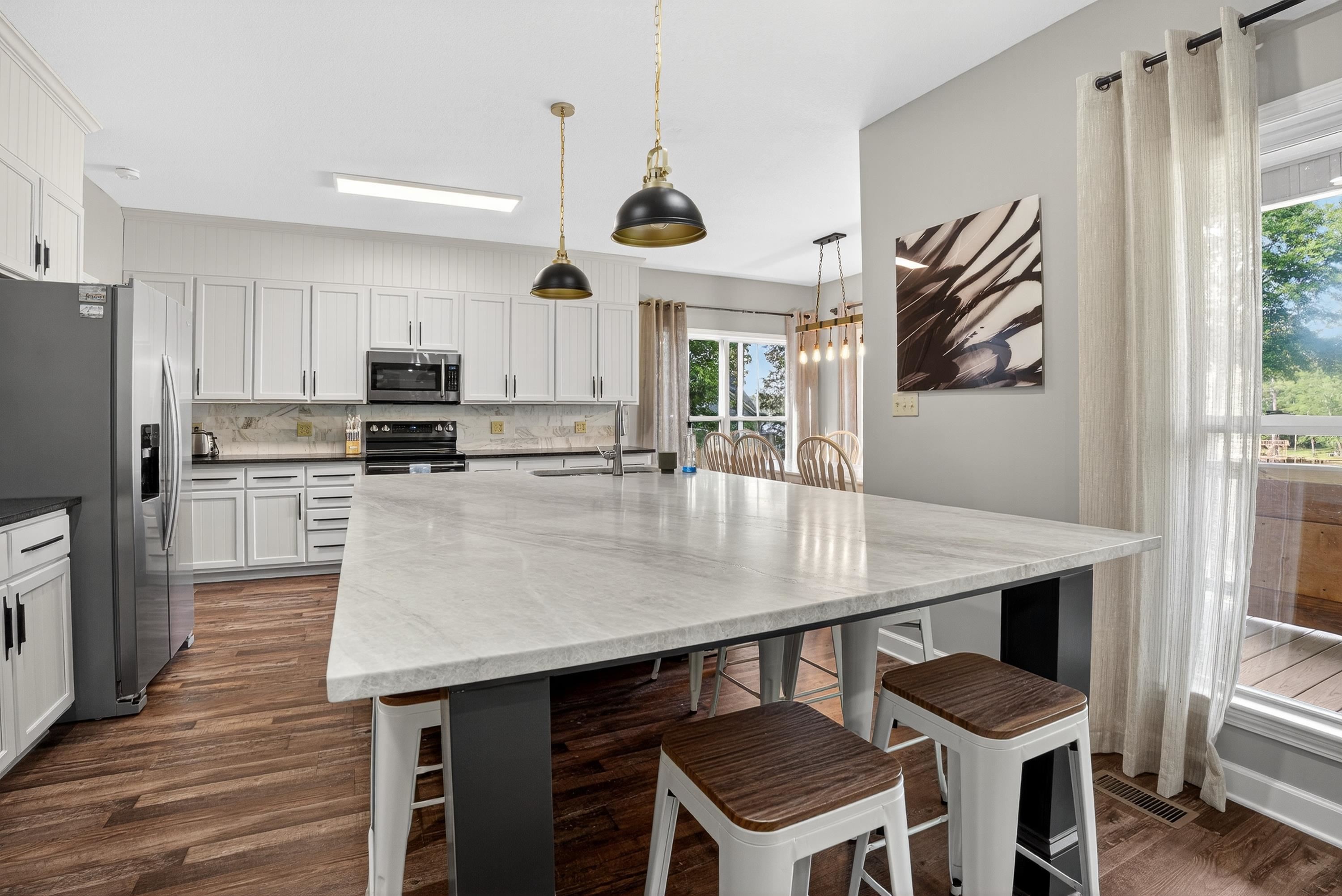 1005 DENNIS STATION ROAD