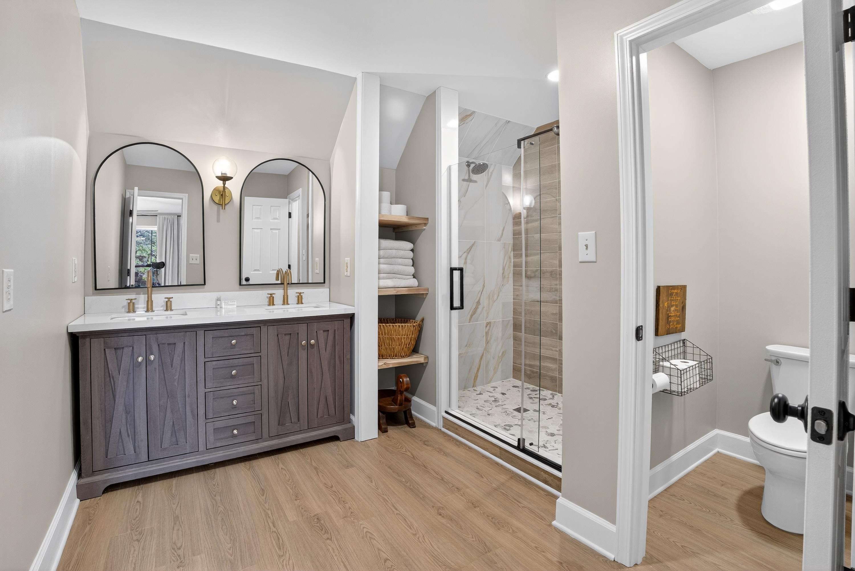 1005 DENNIS STATION ROAD