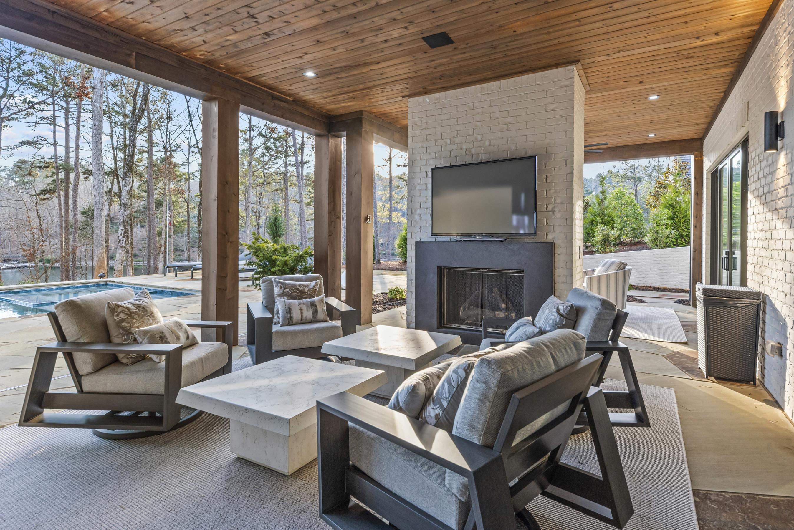 1131 NEARY RIDGE