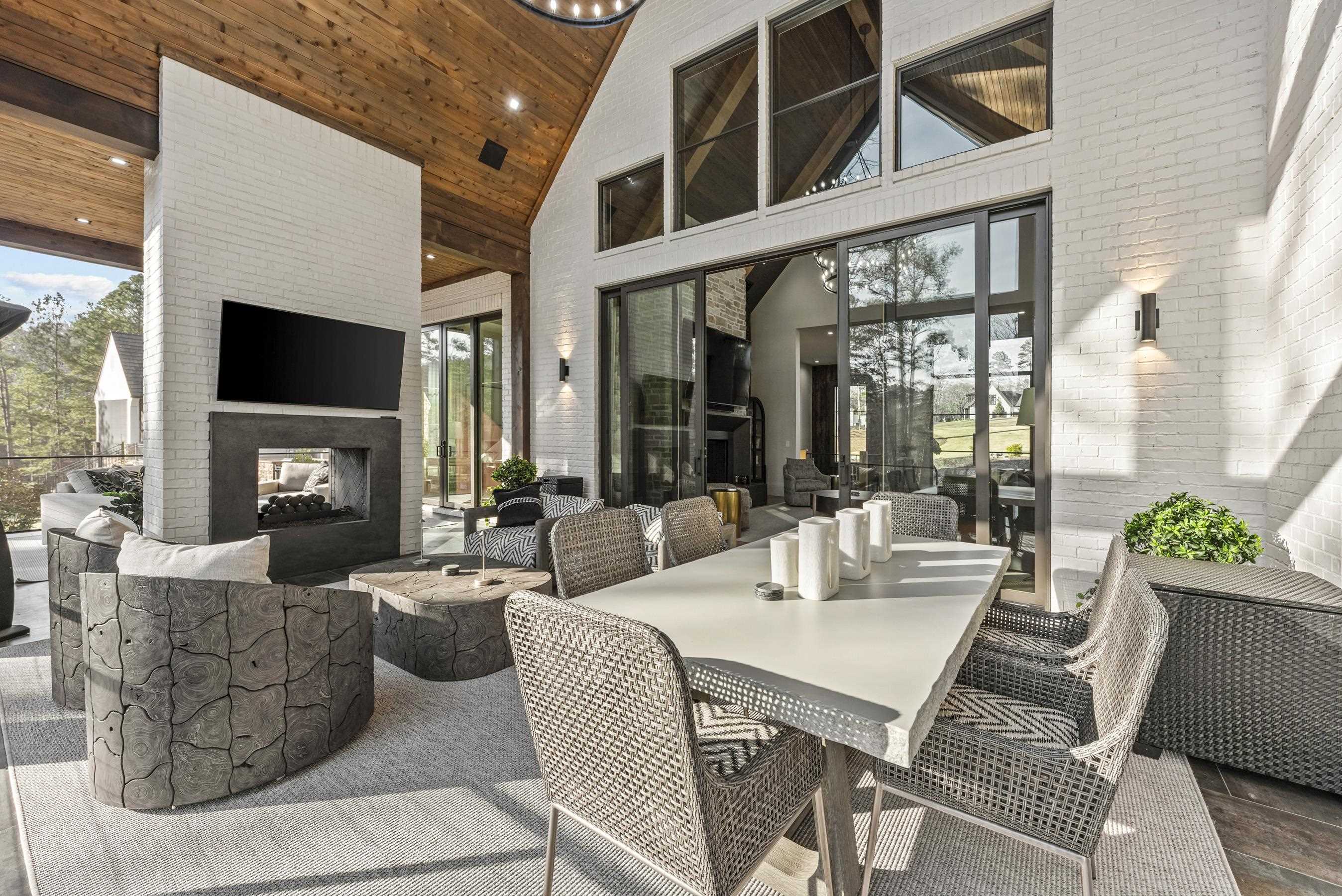 1131 NEARY RIDGE
