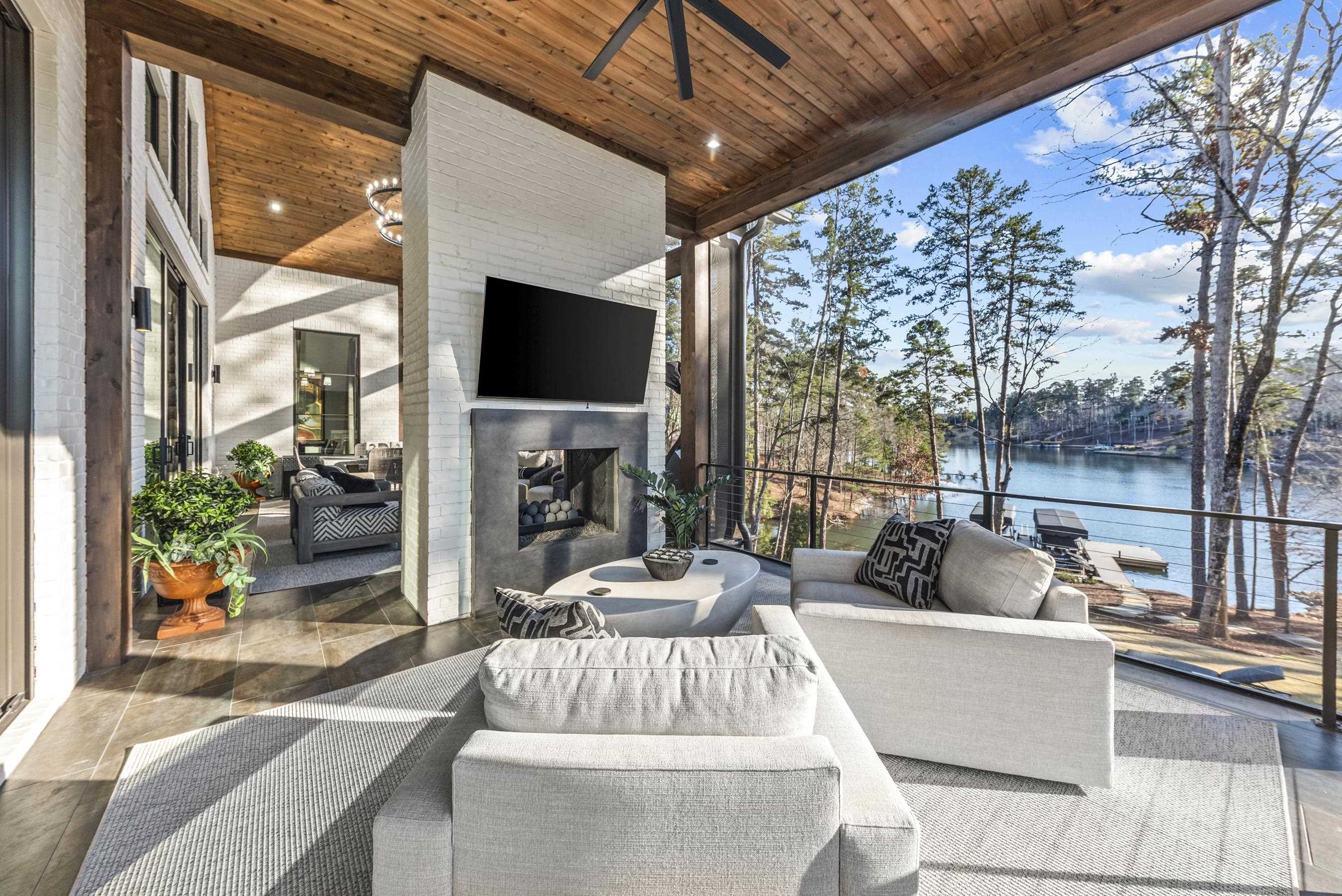 1131 NEARY RIDGE